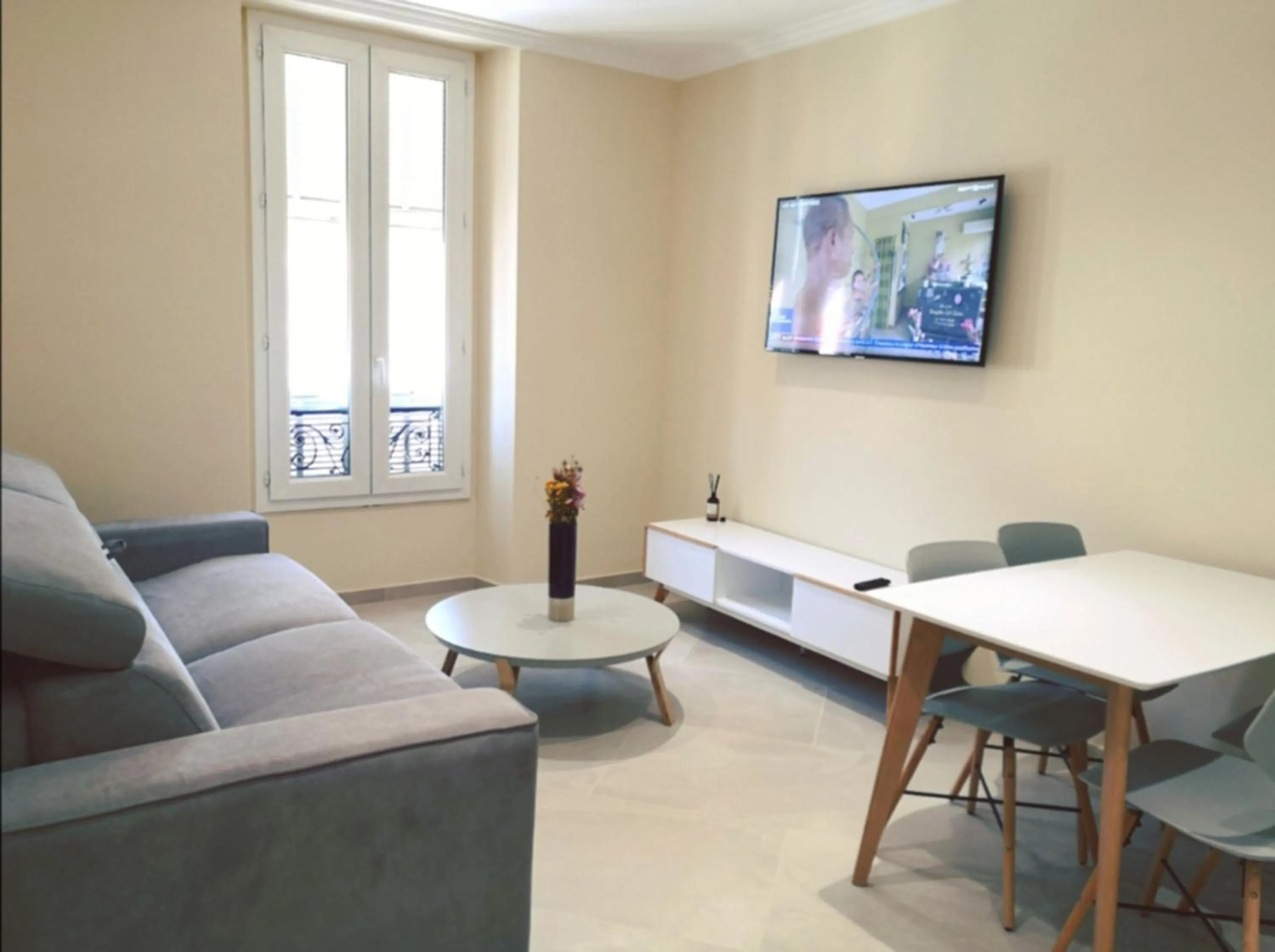 Living room in Meyerbeer Beach