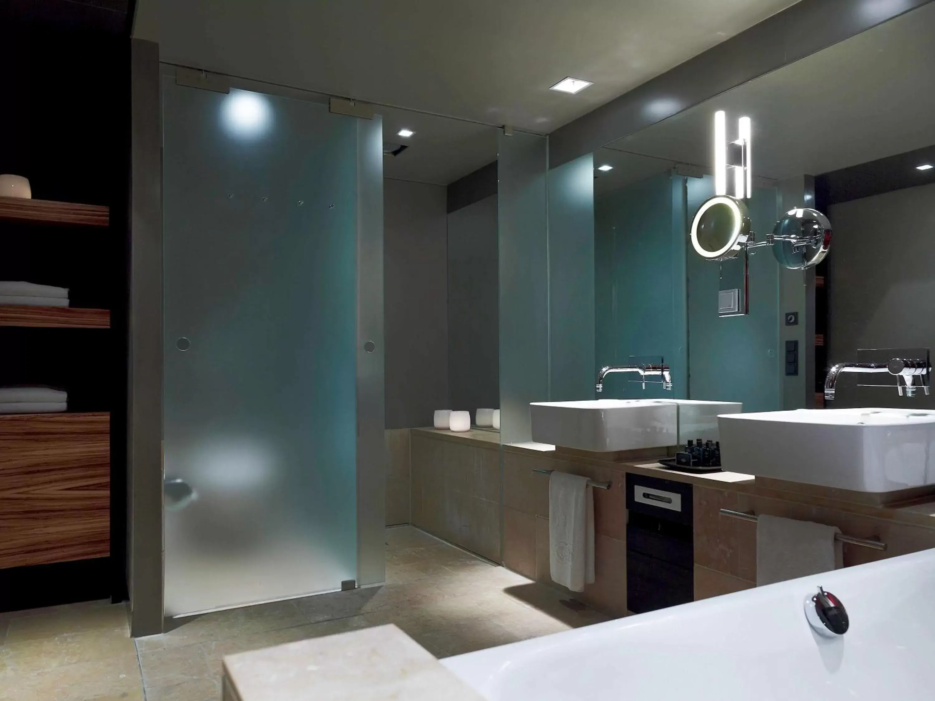 Photo of the whole room, Bathroom in Sofitel Munich Bayerpost