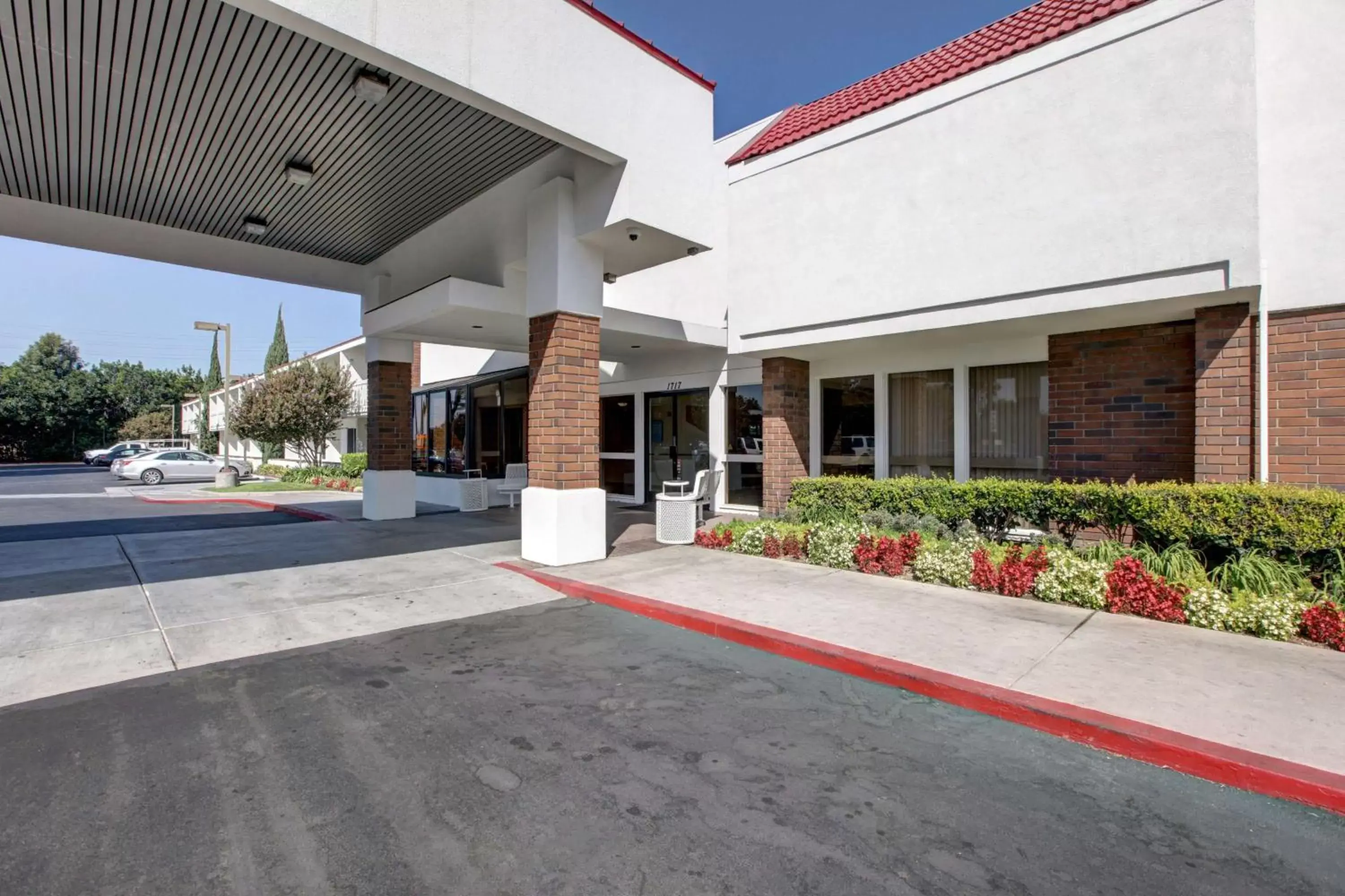 Property building in Motel 6-Santa Ana, CA - Irvine - Orange County Airport
