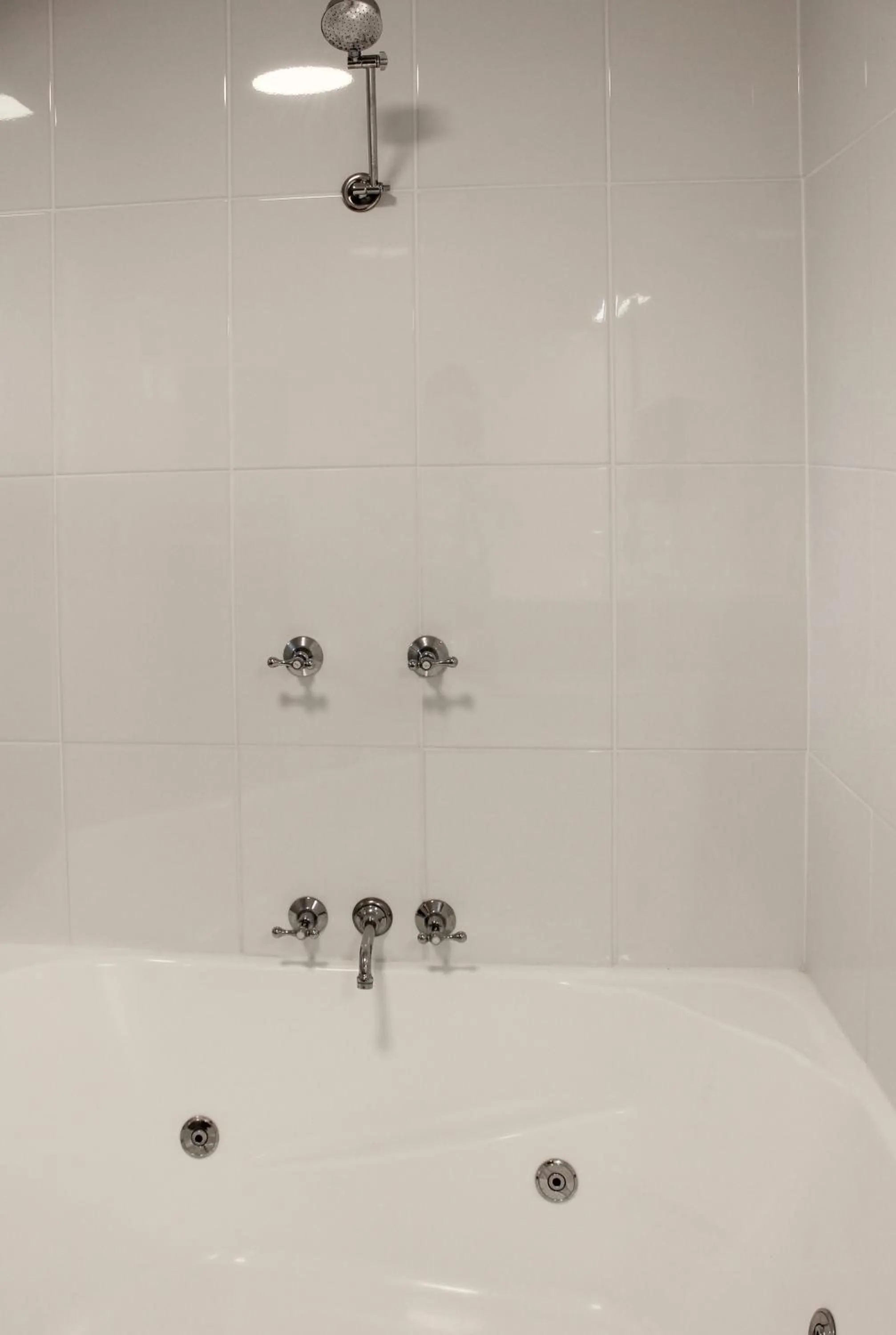 Public Bath in Aston Motel Yamba