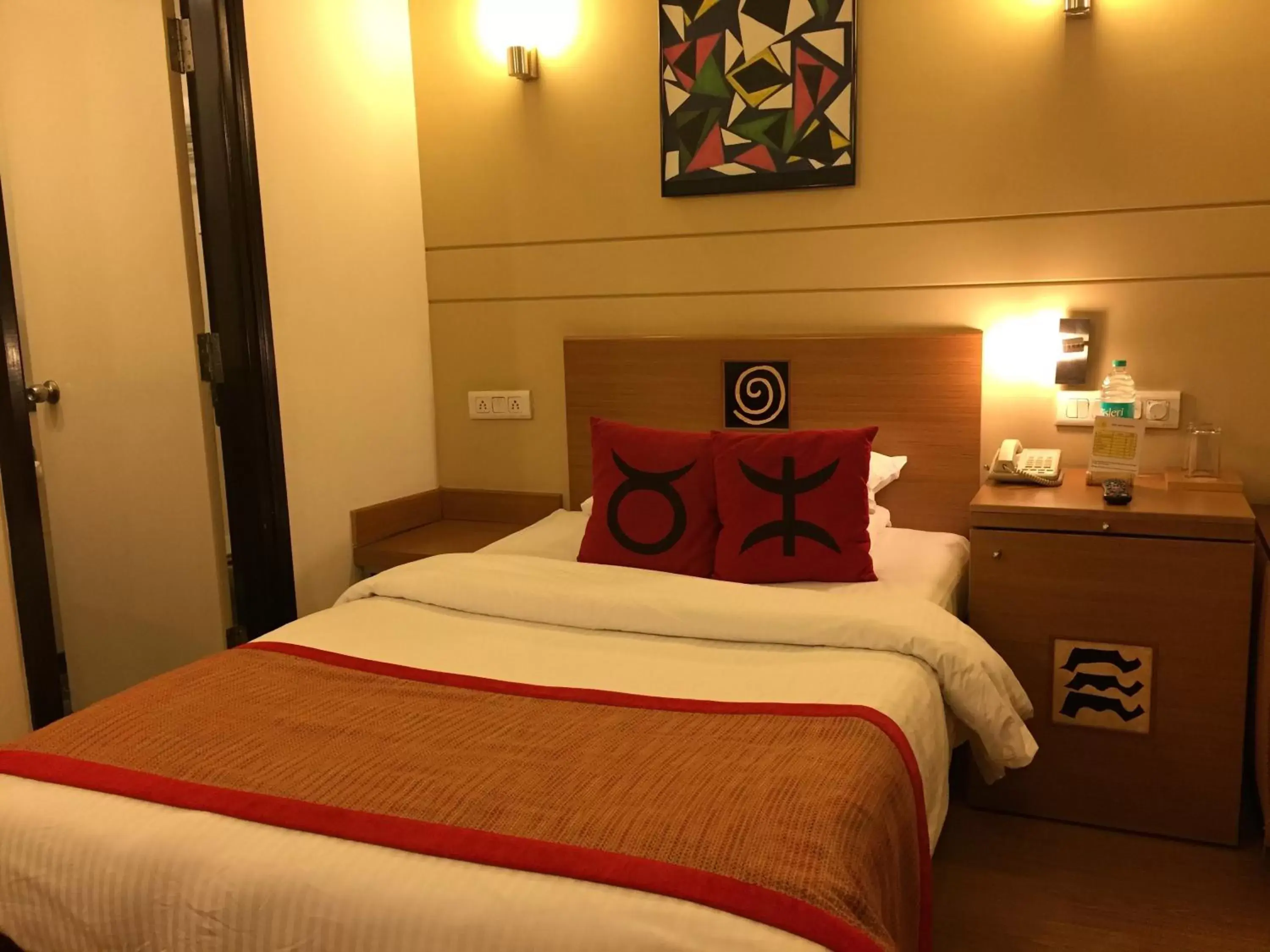 Bedroom, Bed in Lemon Tree Hotel Hinjewadi Pune