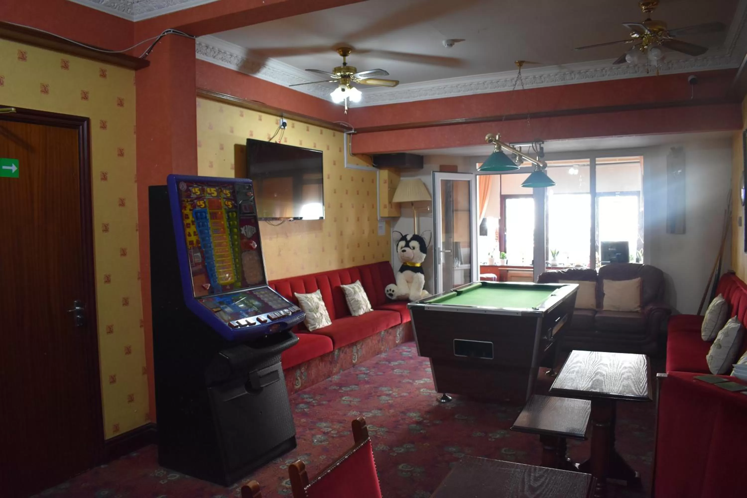 Lobby or reception in Lyndhurst Hotel