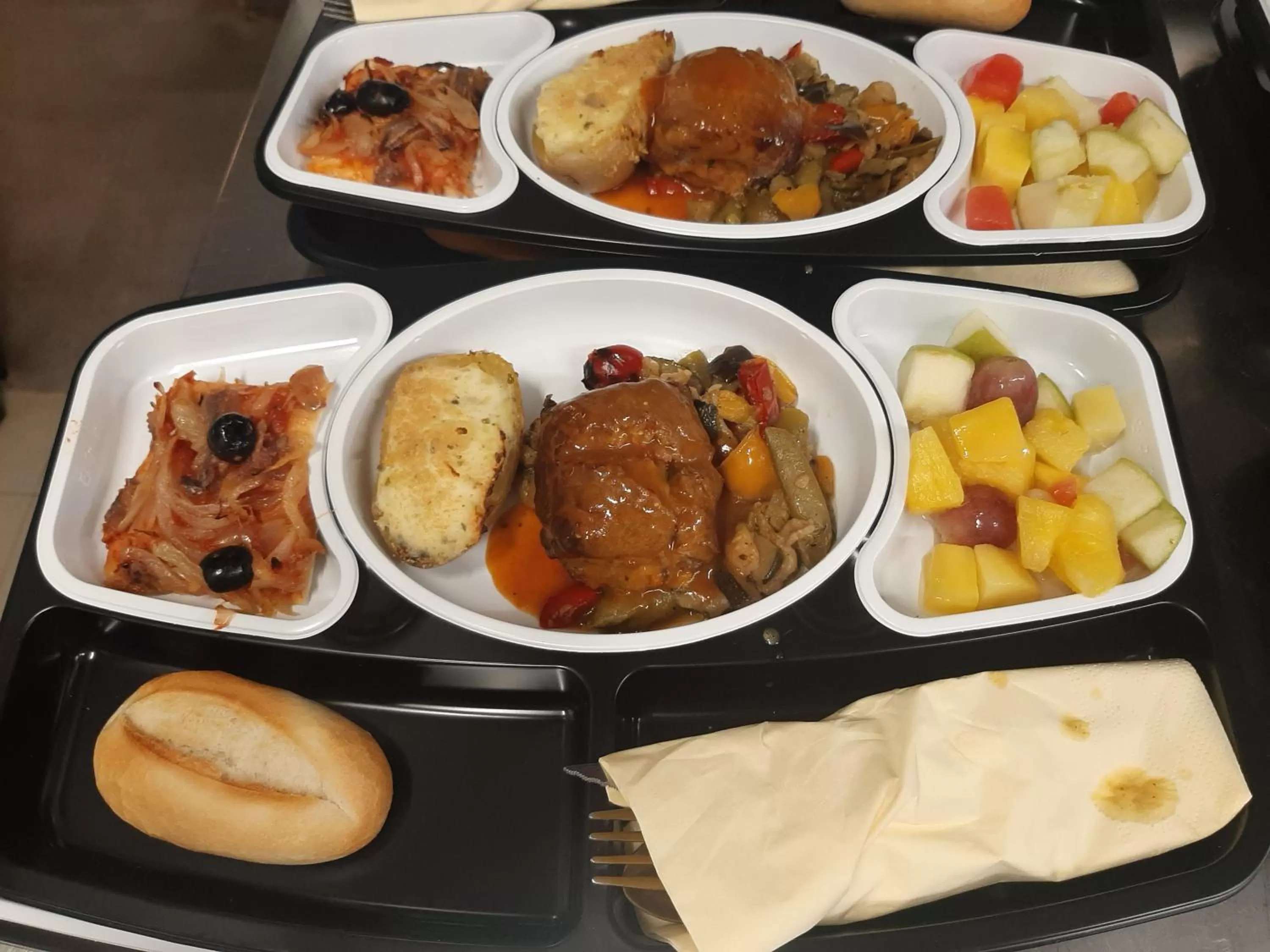 Restaurant/places to eat in Hotel Martinez Grenay