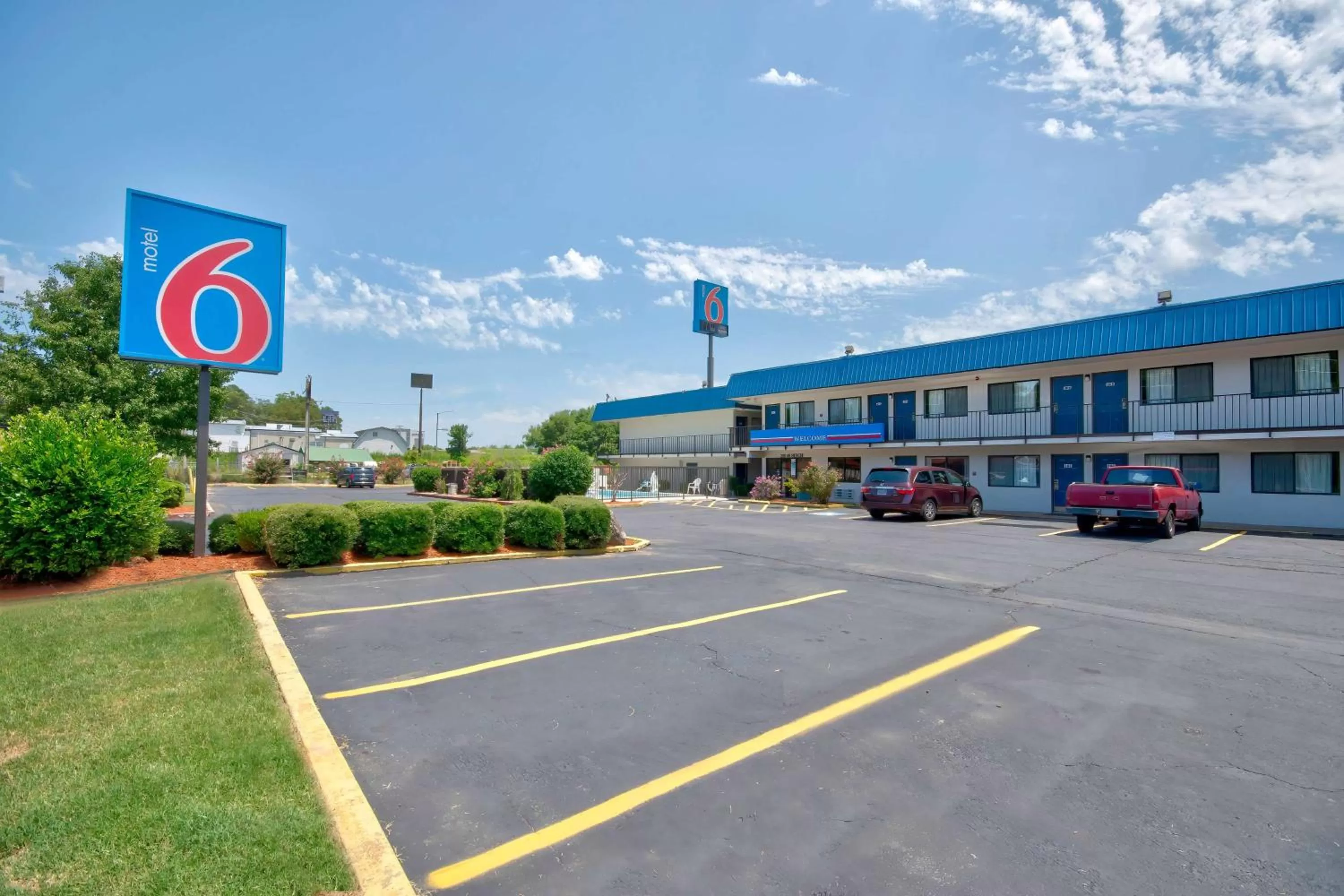 Property building in Motel 6-Russellville, AR