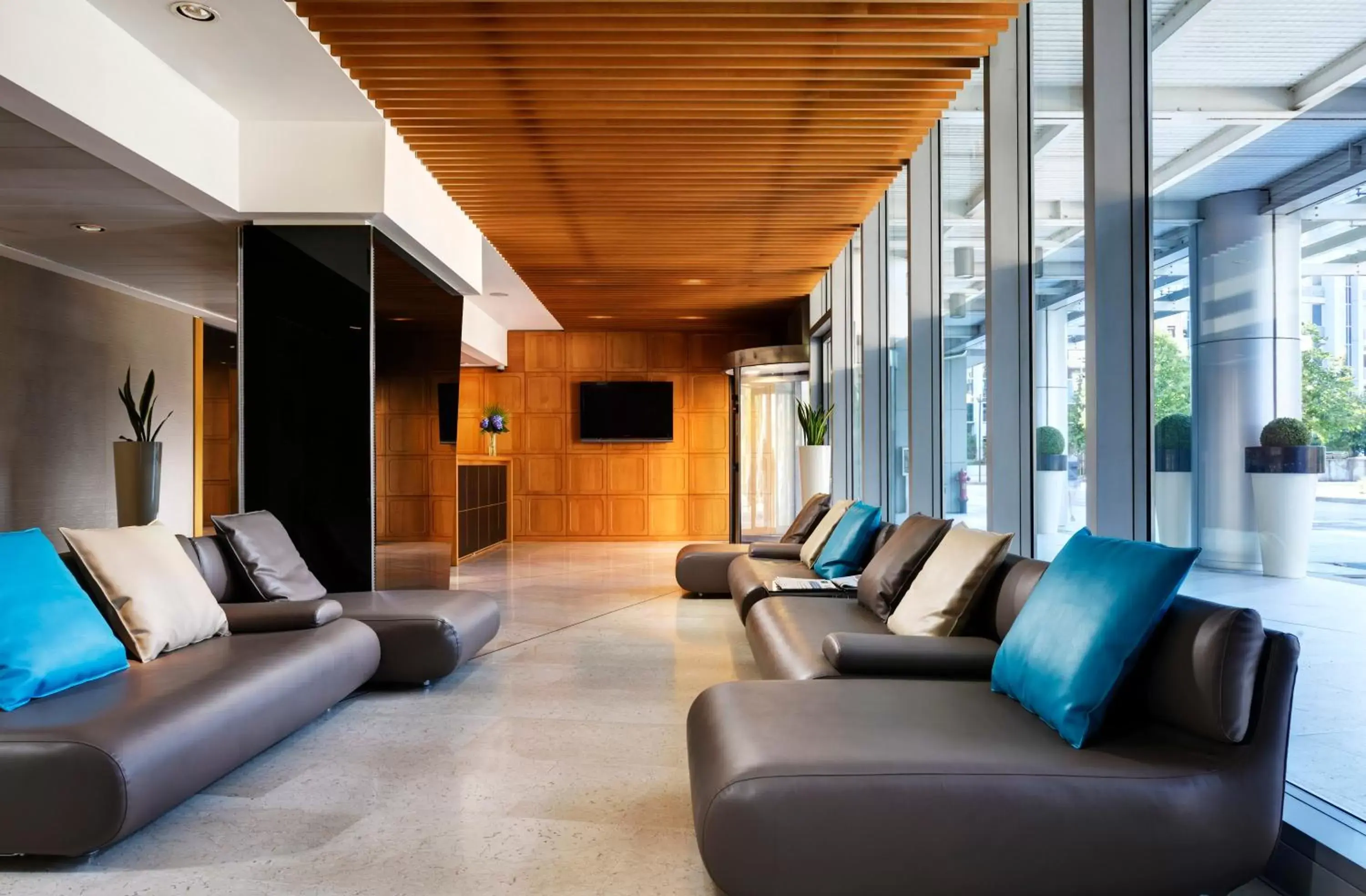 Lobby or reception, Seating Area in UNAHOTELS The ONE Milano Hotel & Residence