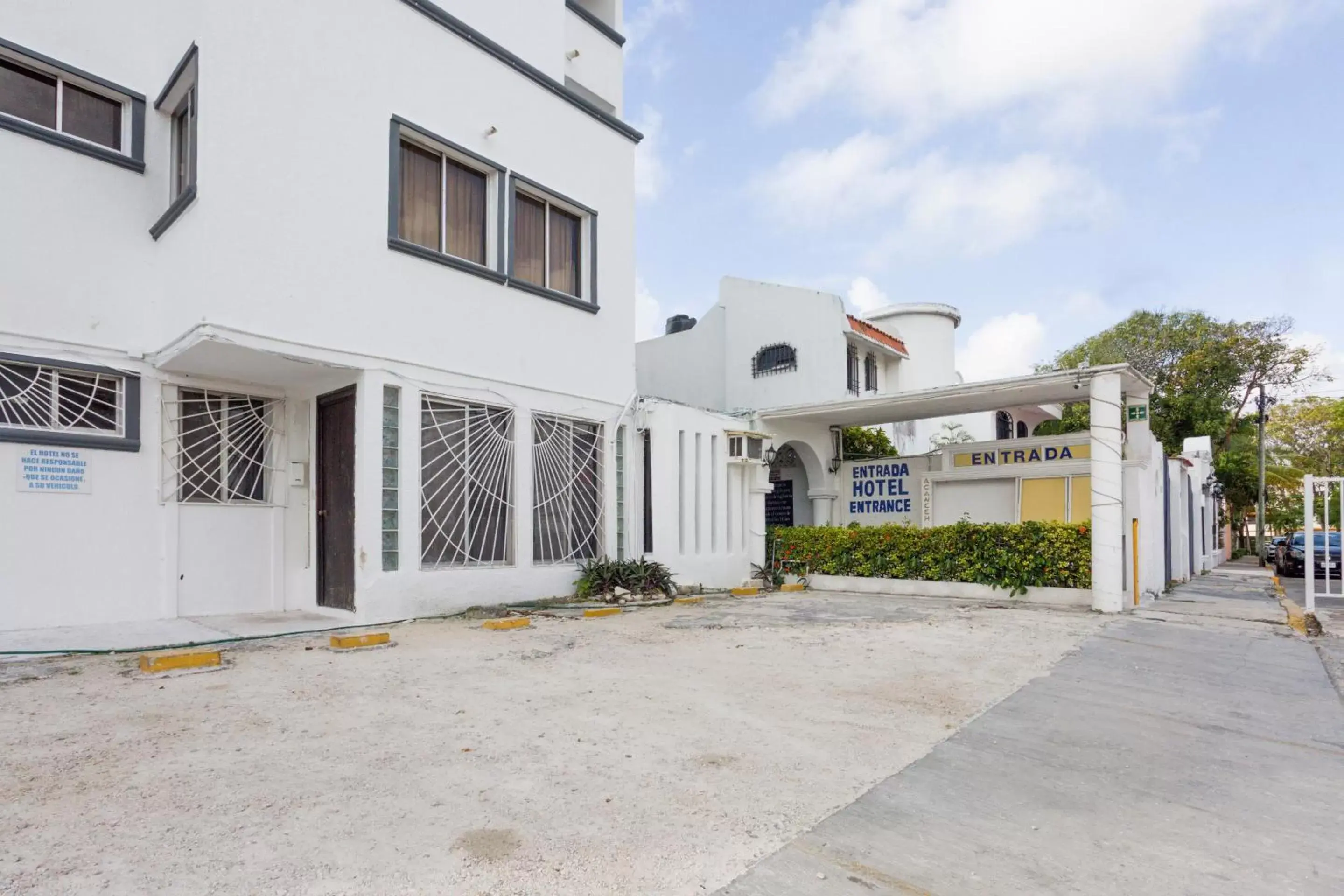 On site, Property Building in Capital O Farallon Inn, Cancún