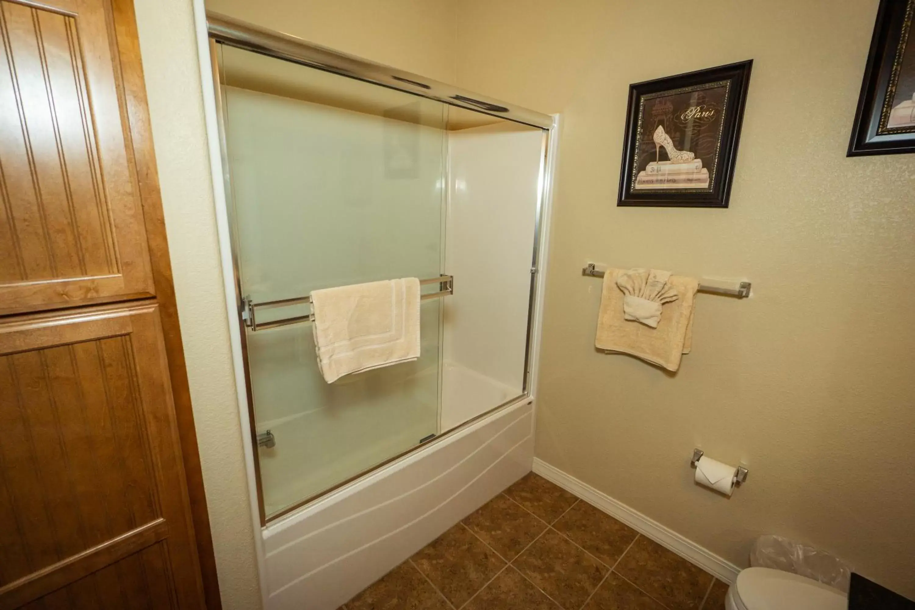 Four-Bedroom Apartment with Lake View in Majestic at Table Rock Four-Bedroom Apartment with Lake View in Majestic at Table Rock