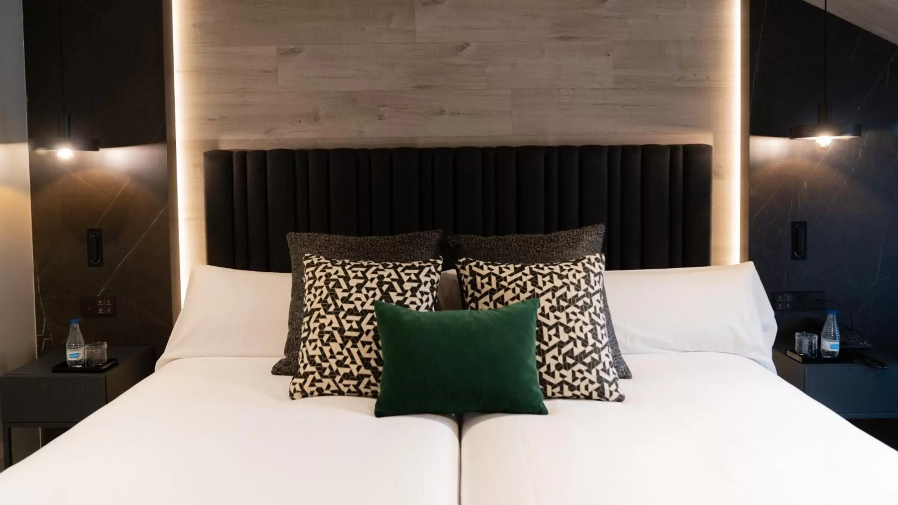 Bedroom, Bed in Hotel Regina