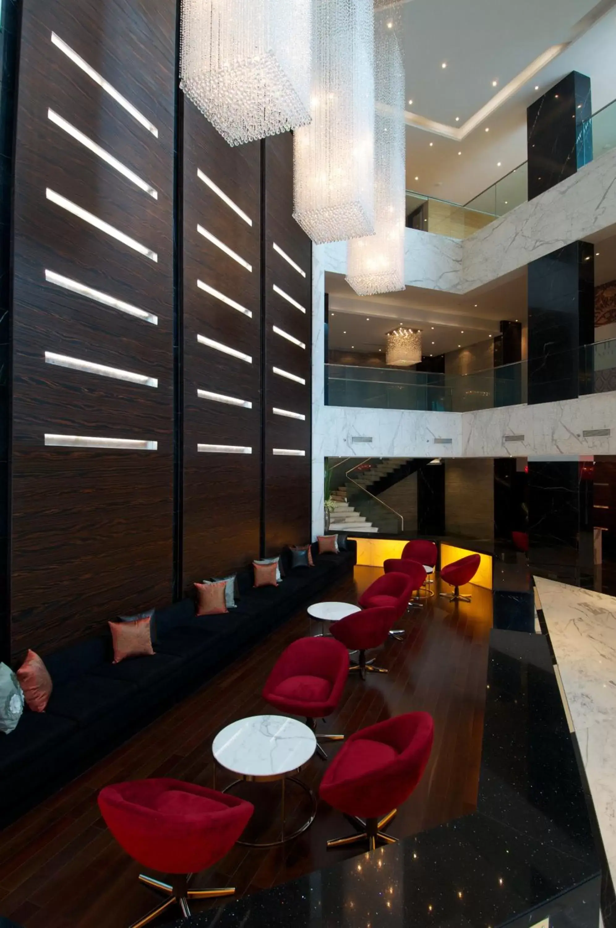 Communal lounge/ TV room, Restaurant/Places to Eat in Vivanta Hyderabad, Begumpet