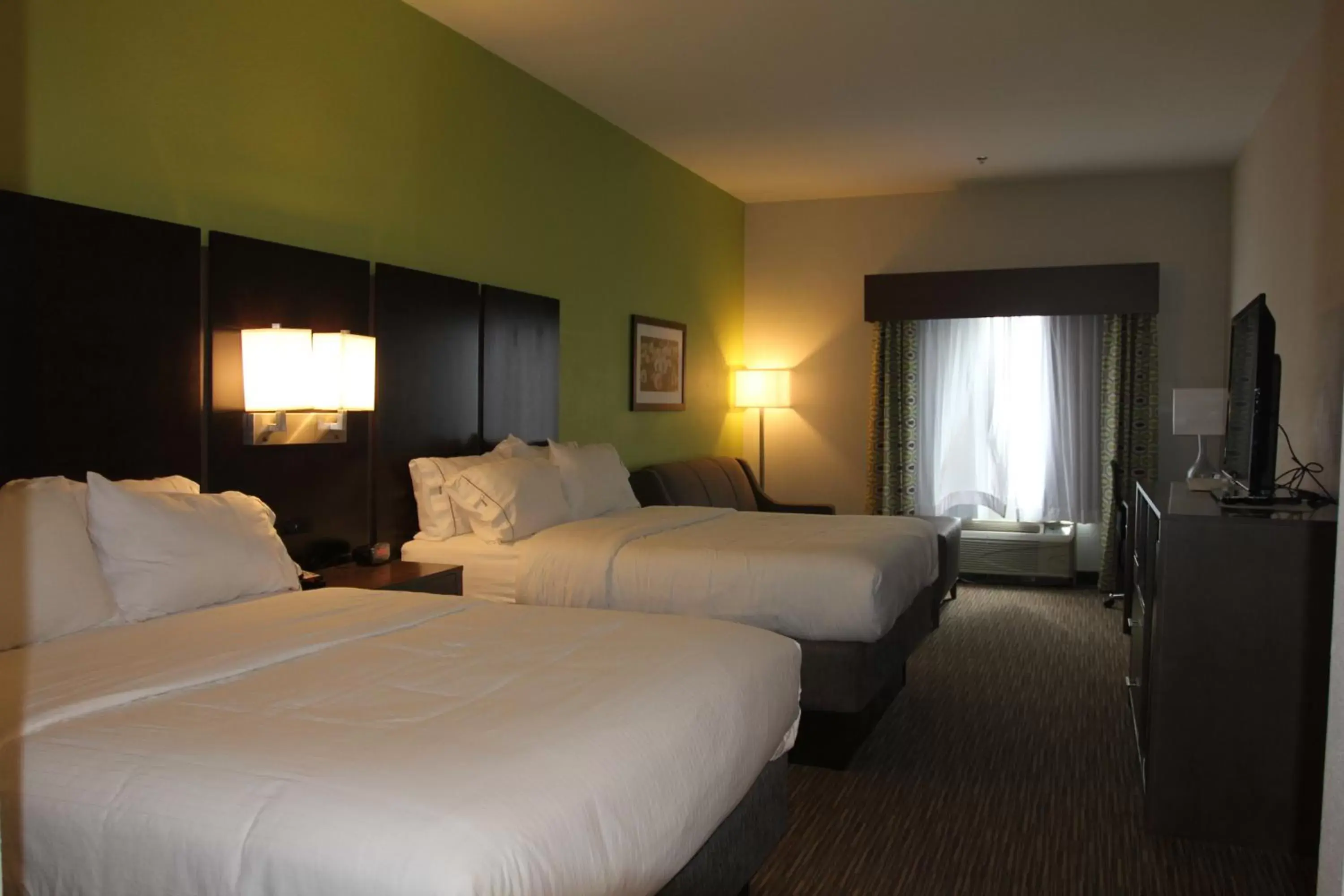 Bedroom, Bed in Holiday Inn Express & Suites Sweetwater, an IHG Hotel