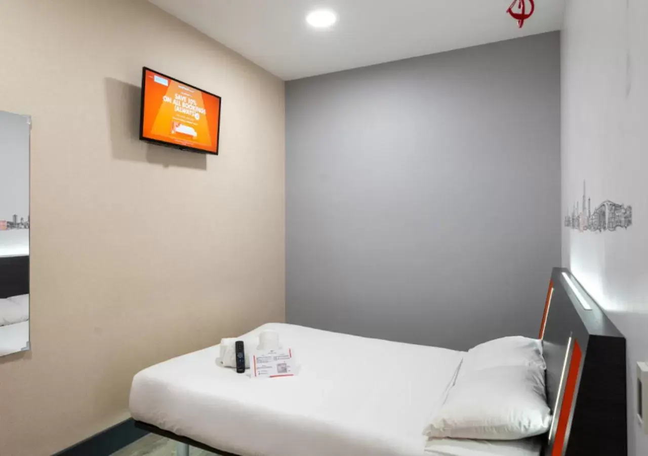 Bed in easyHotel Ipswich