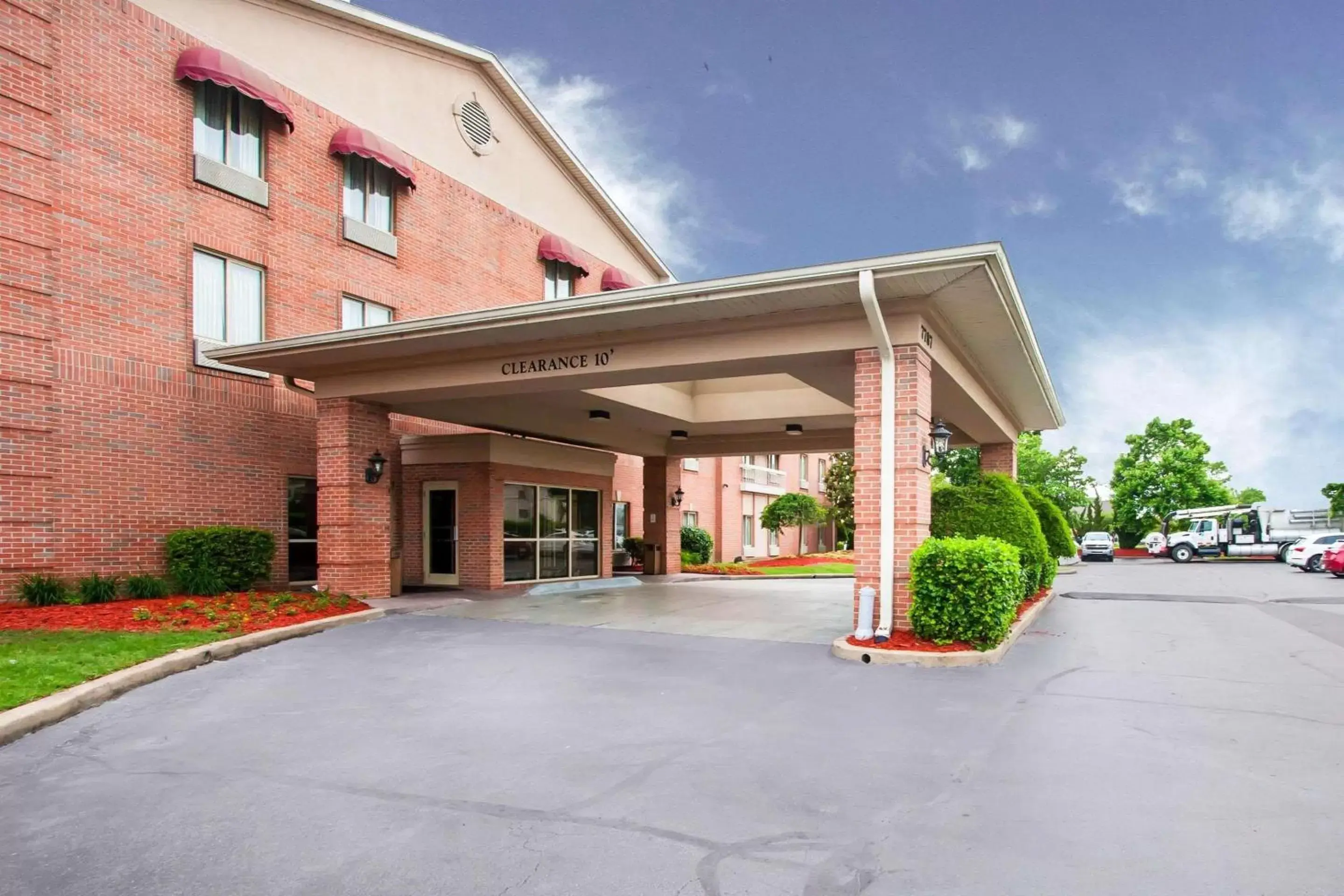 Property building in Quality Inn & Suites Germantown North