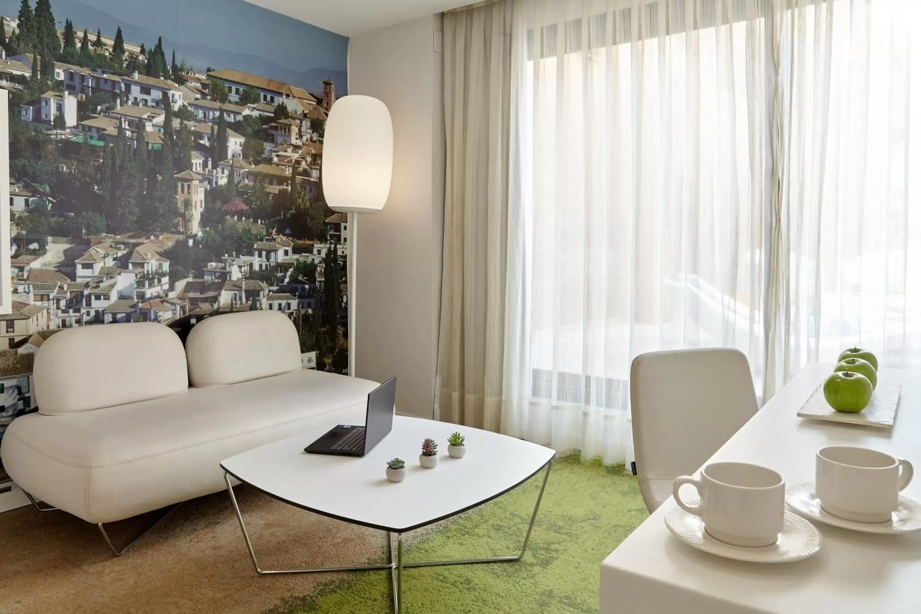 Coffee/tea facilities, Seating Area in Hotel Macià Granada Five Senses Rooms & Suites