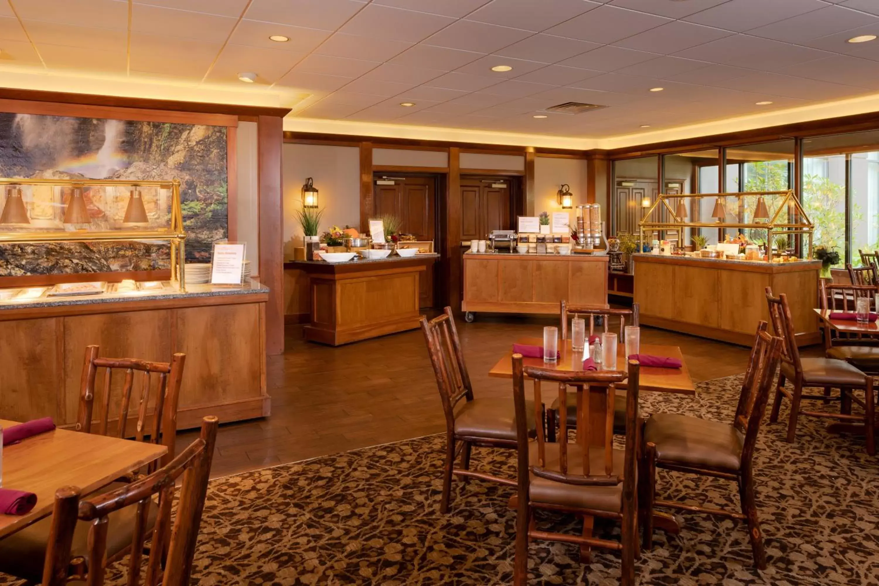 Restaurant/Places to Eat in Crowne Plaza Lake Placid, an IHG Hotel