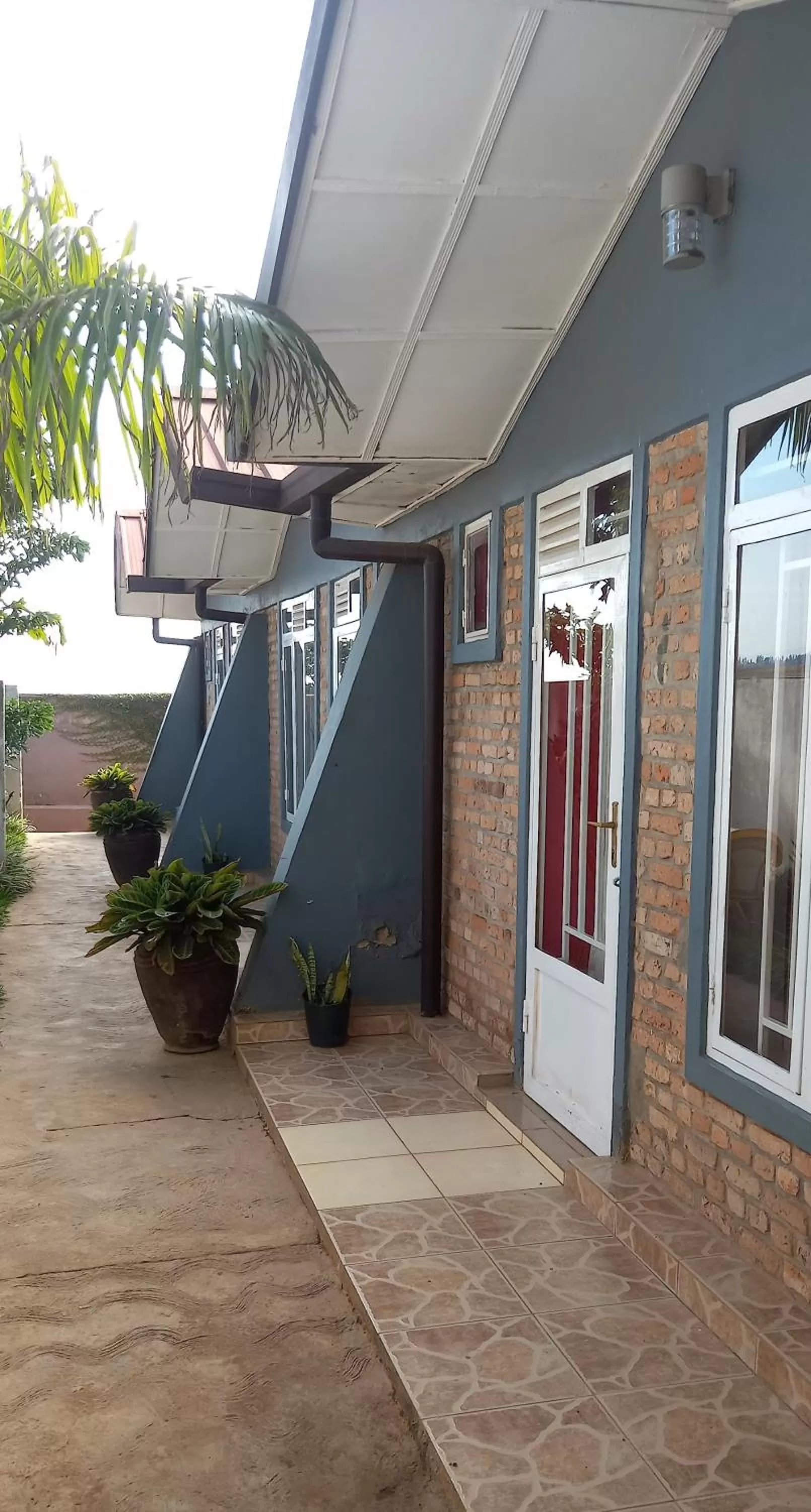 Tommy's Budget Rooms