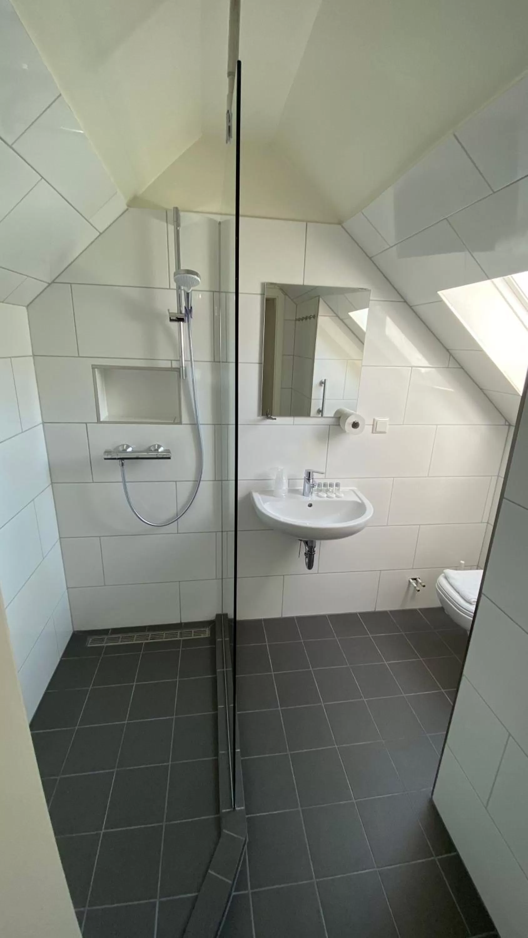 Photo of the whole room in JJ Hotel Hannover-City-Pension