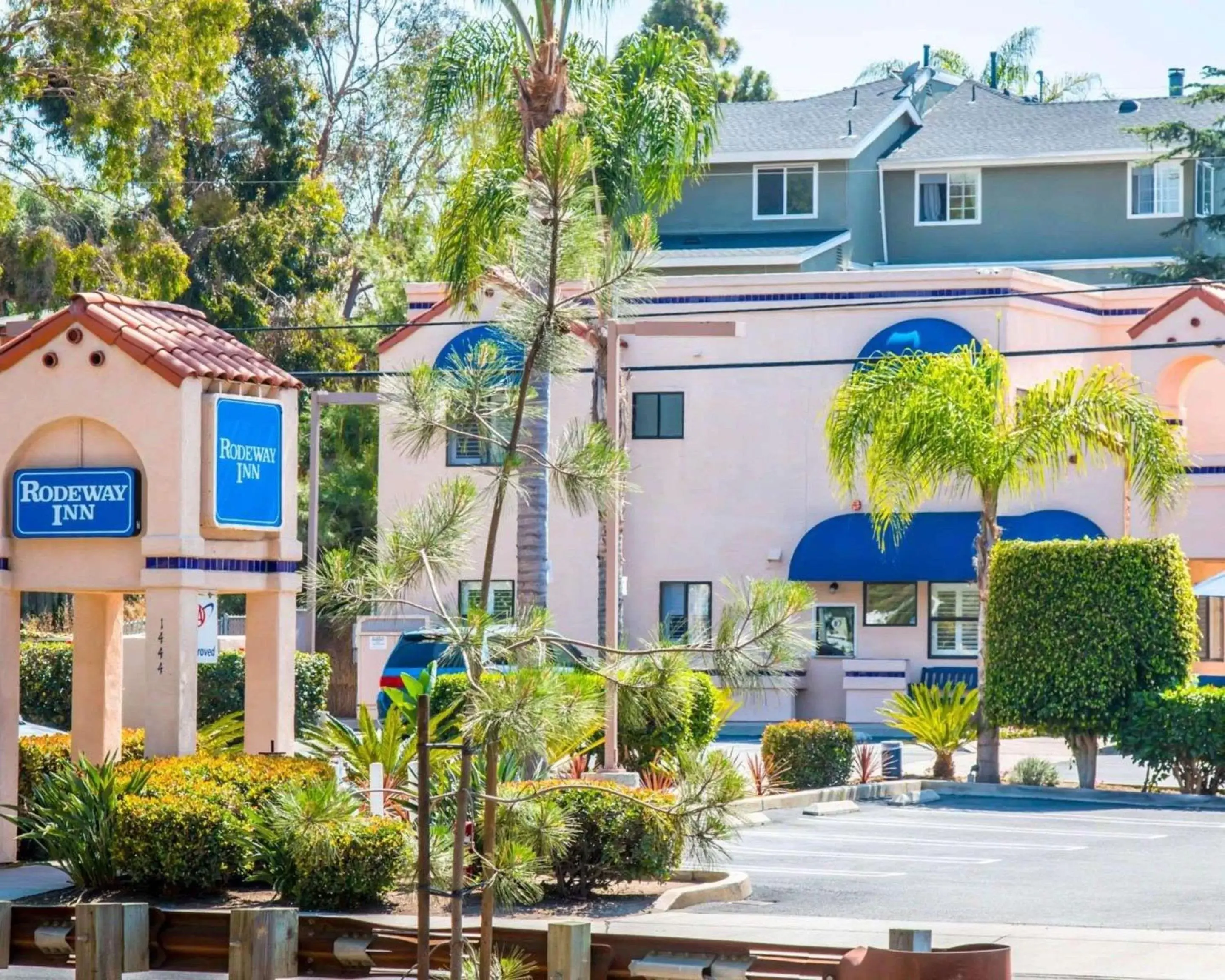 Property Building in Rodeway Inn Encinitas North