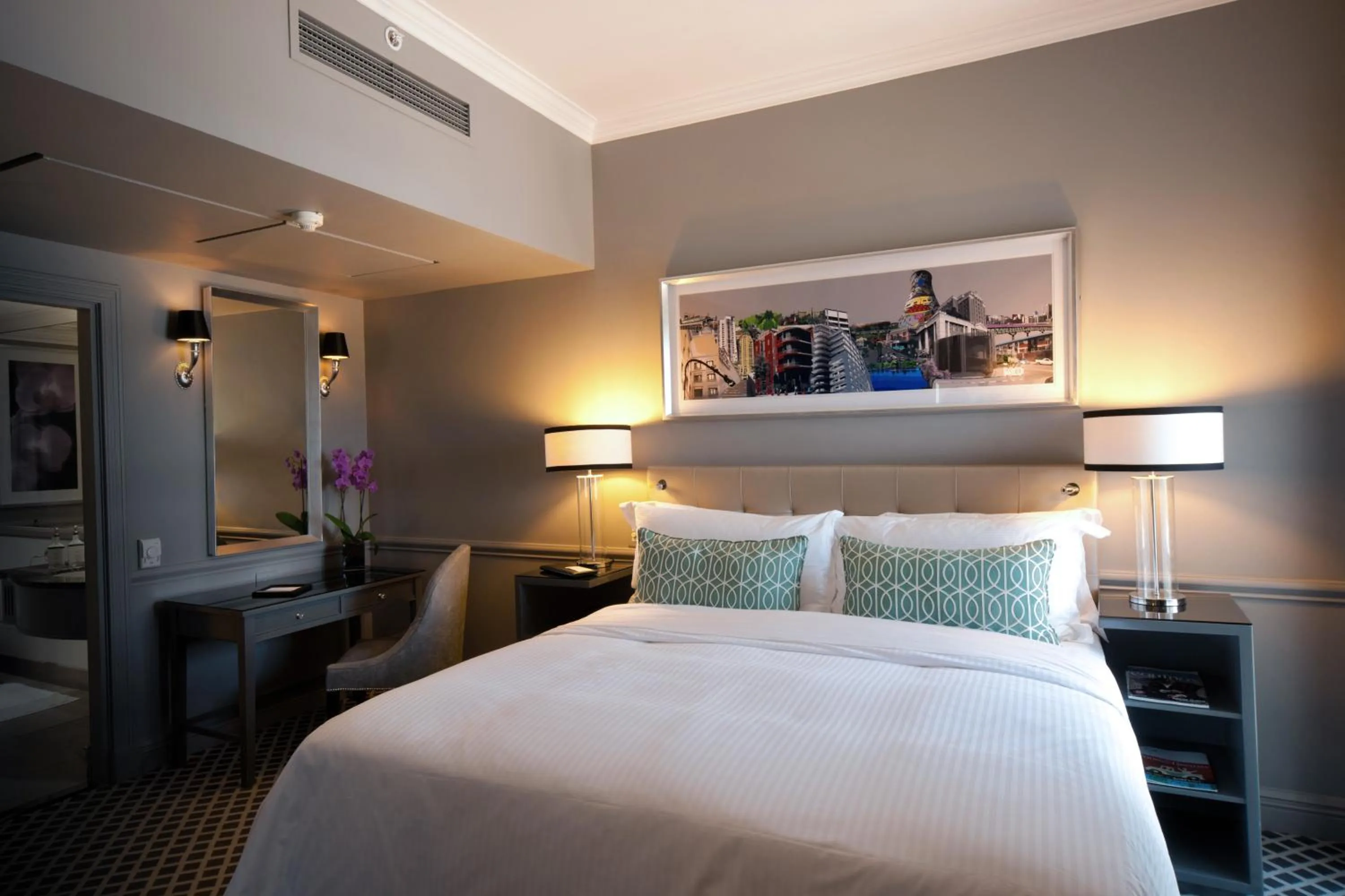 Photo of the whole room, Bed in 54 on Bath, Johannesburg Rosebank