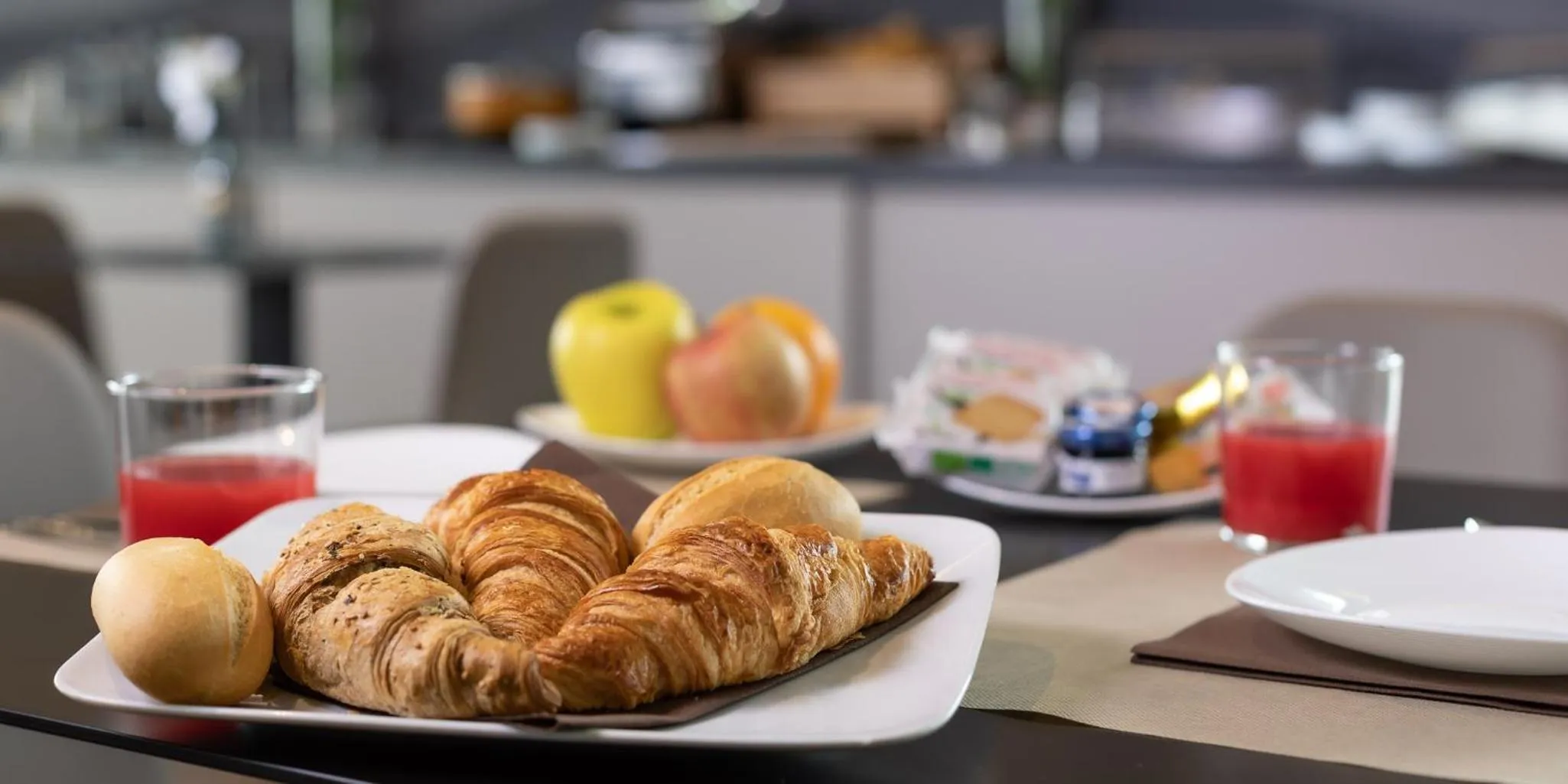 Food and drinks in Hotel The Cube