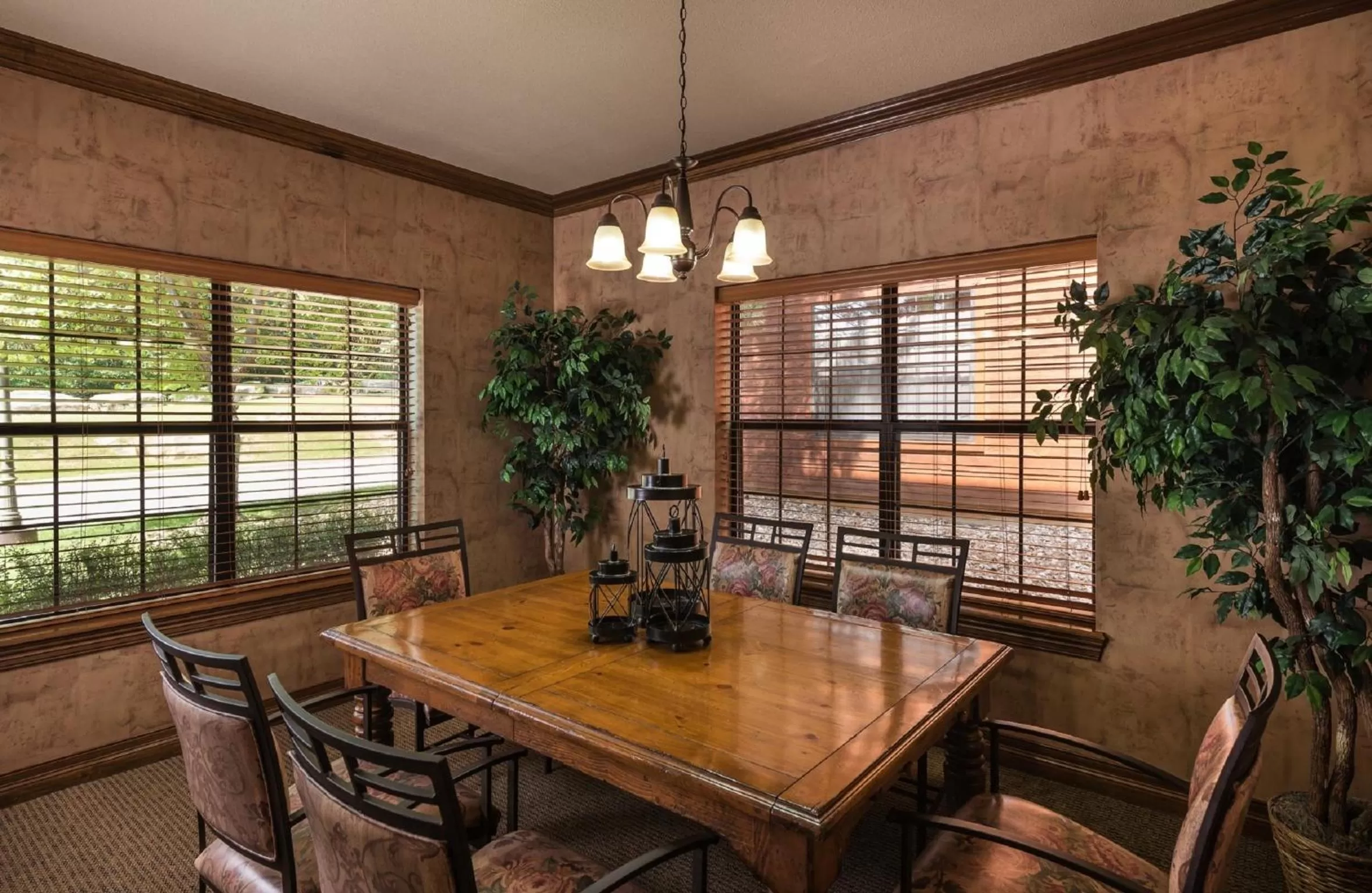 Dining area in Westgate Branson Woods Resort
