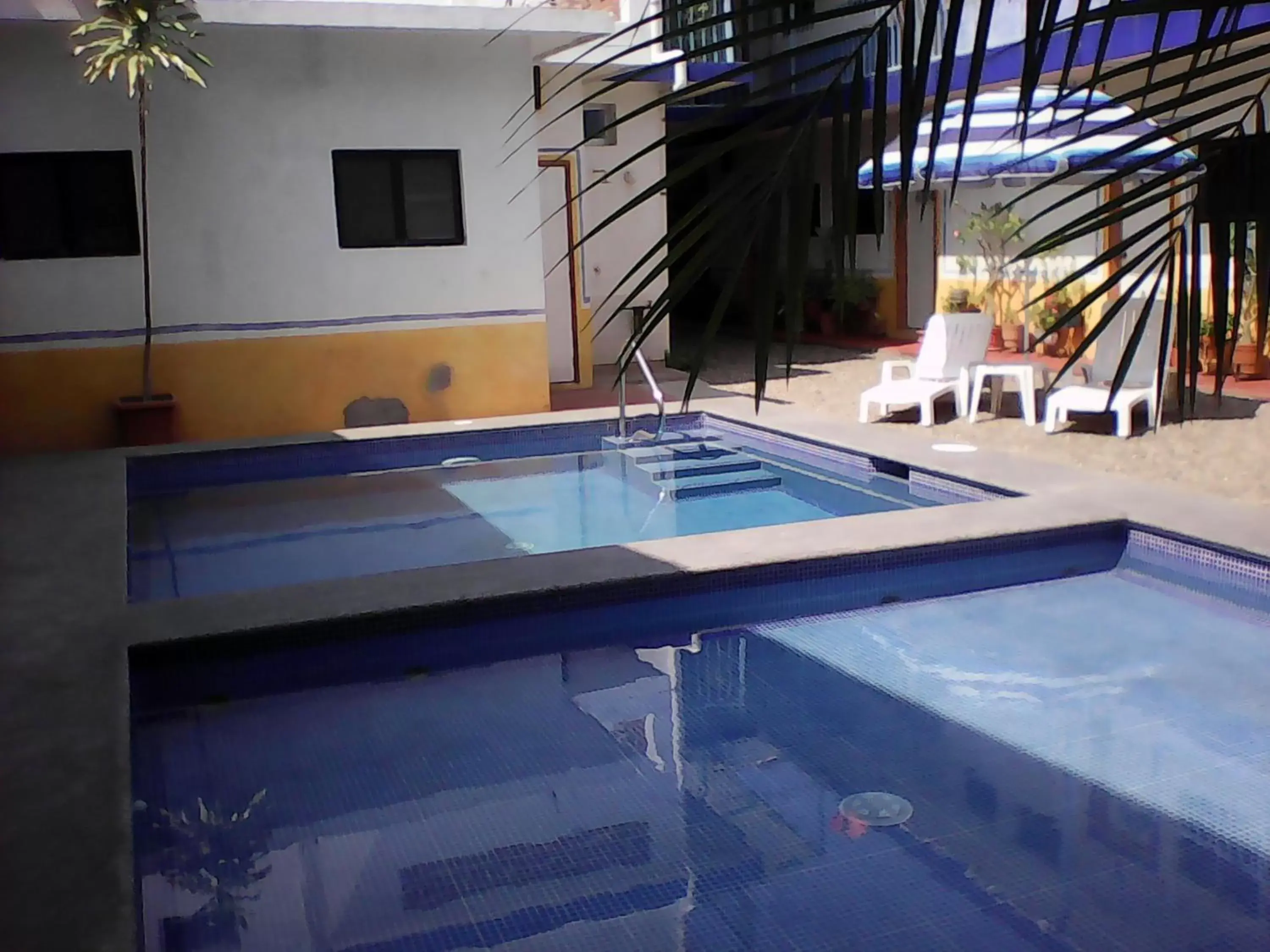 Swimming Pool in Hotel Sarabi