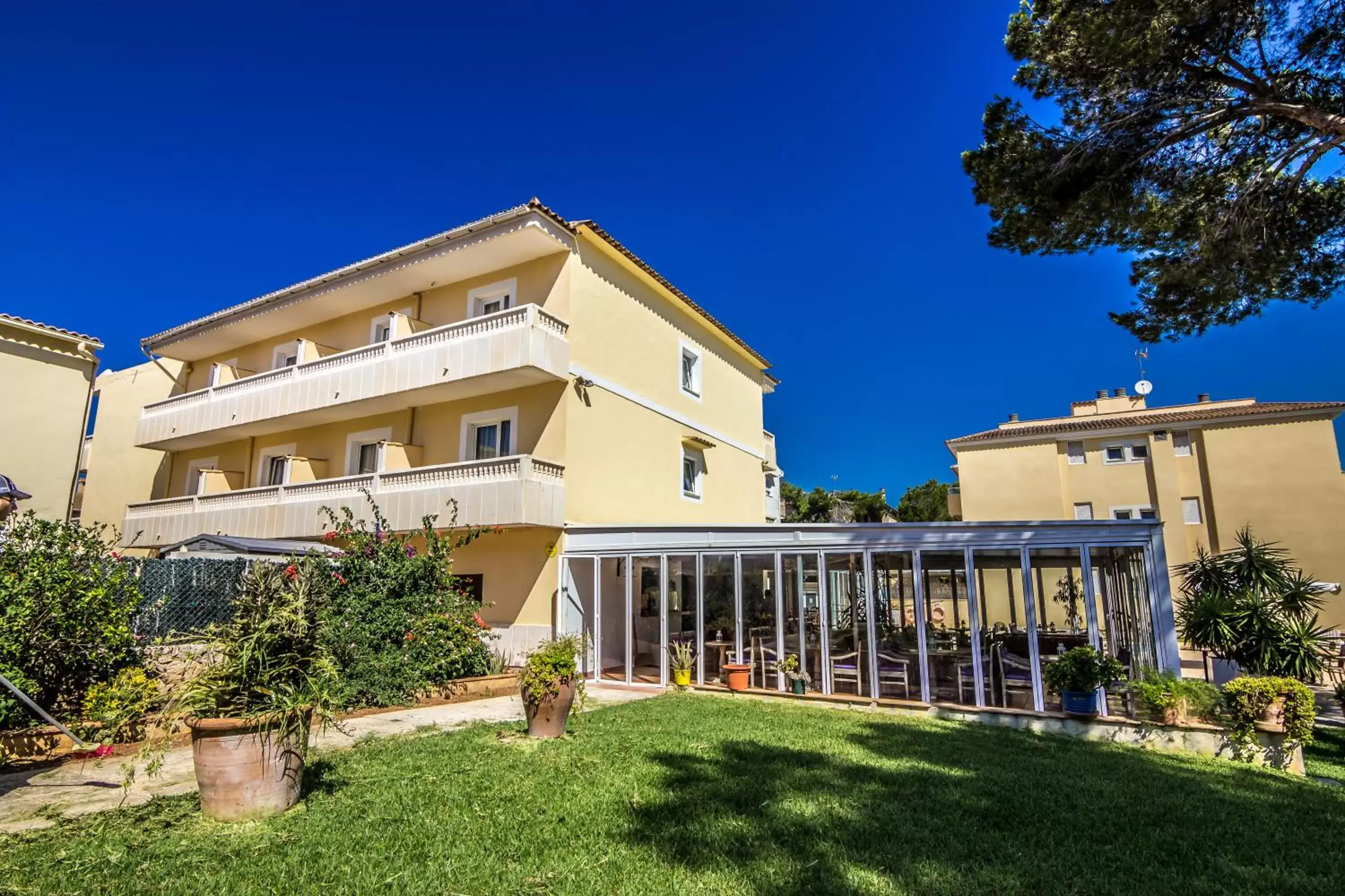 Property building in Bluewater Hotel Property building in Bluewater Hotel