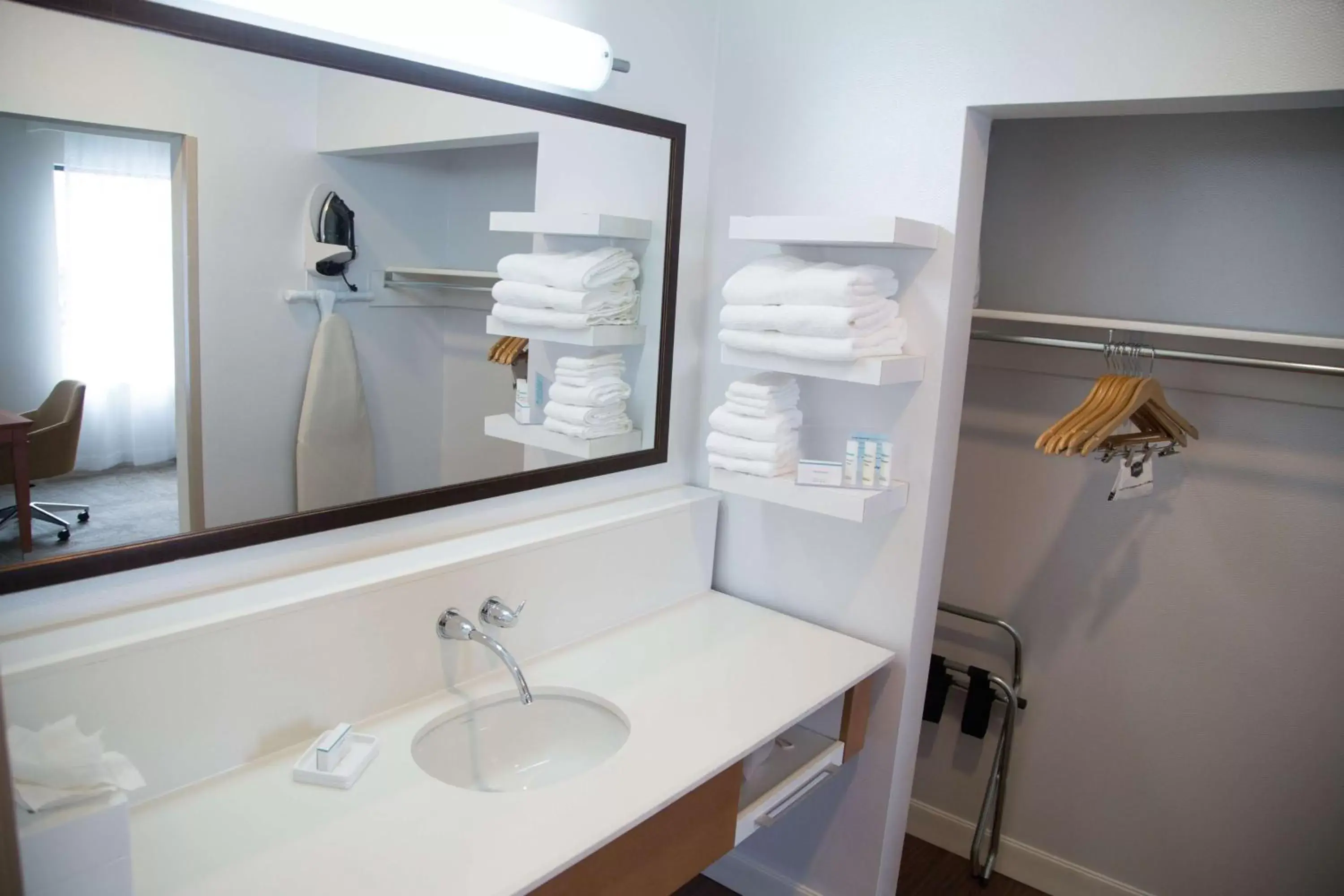 Bathroom in Hampton Inn and Suites by Hilton McKinney Bathroom in Hampton Inn and Suites by Hilton McKinney