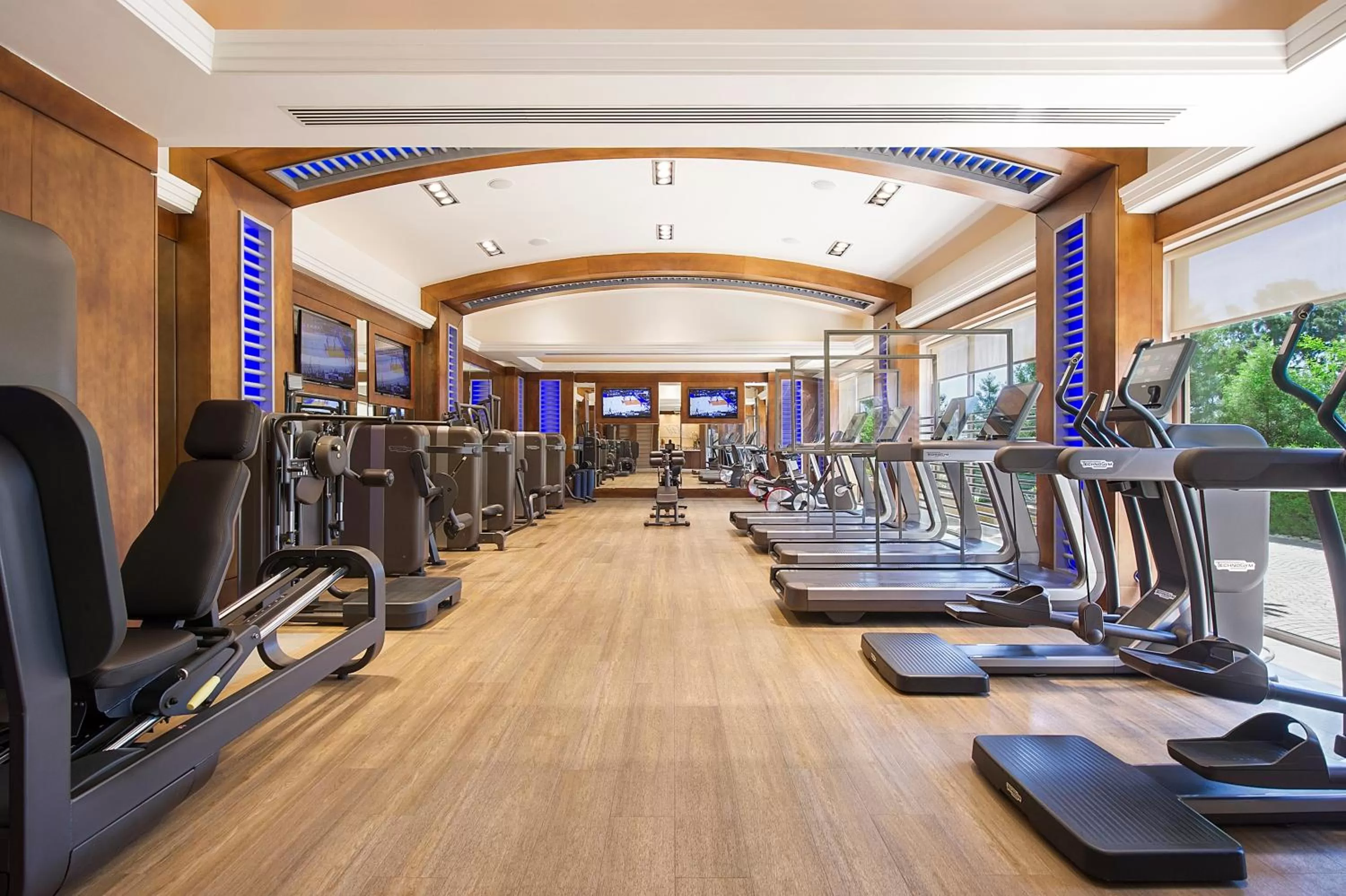 Fitness centre/facilities in Four Seasons Hotel