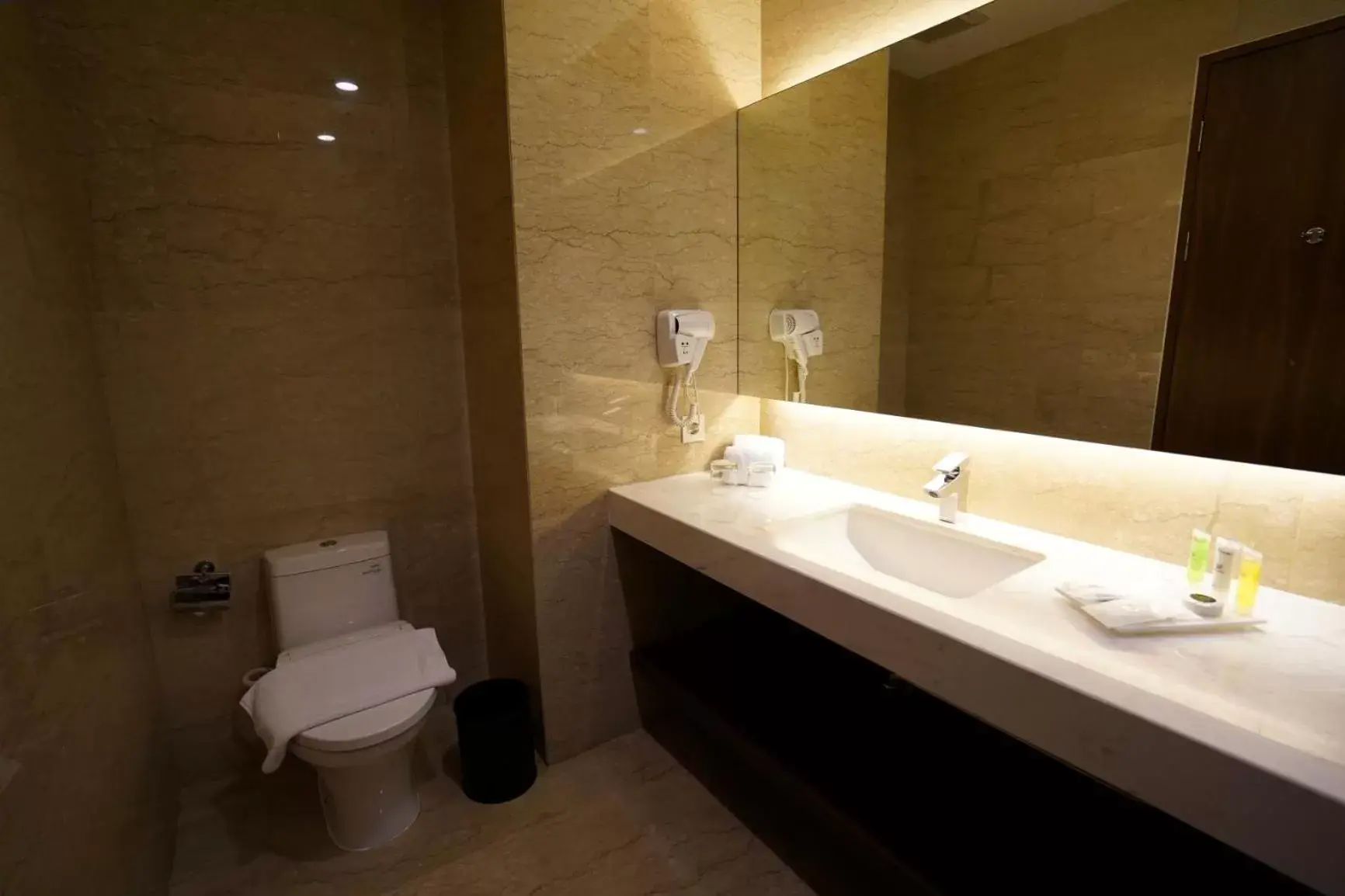 Toilet, Bathroom in Veranda Serviced Residence Puri