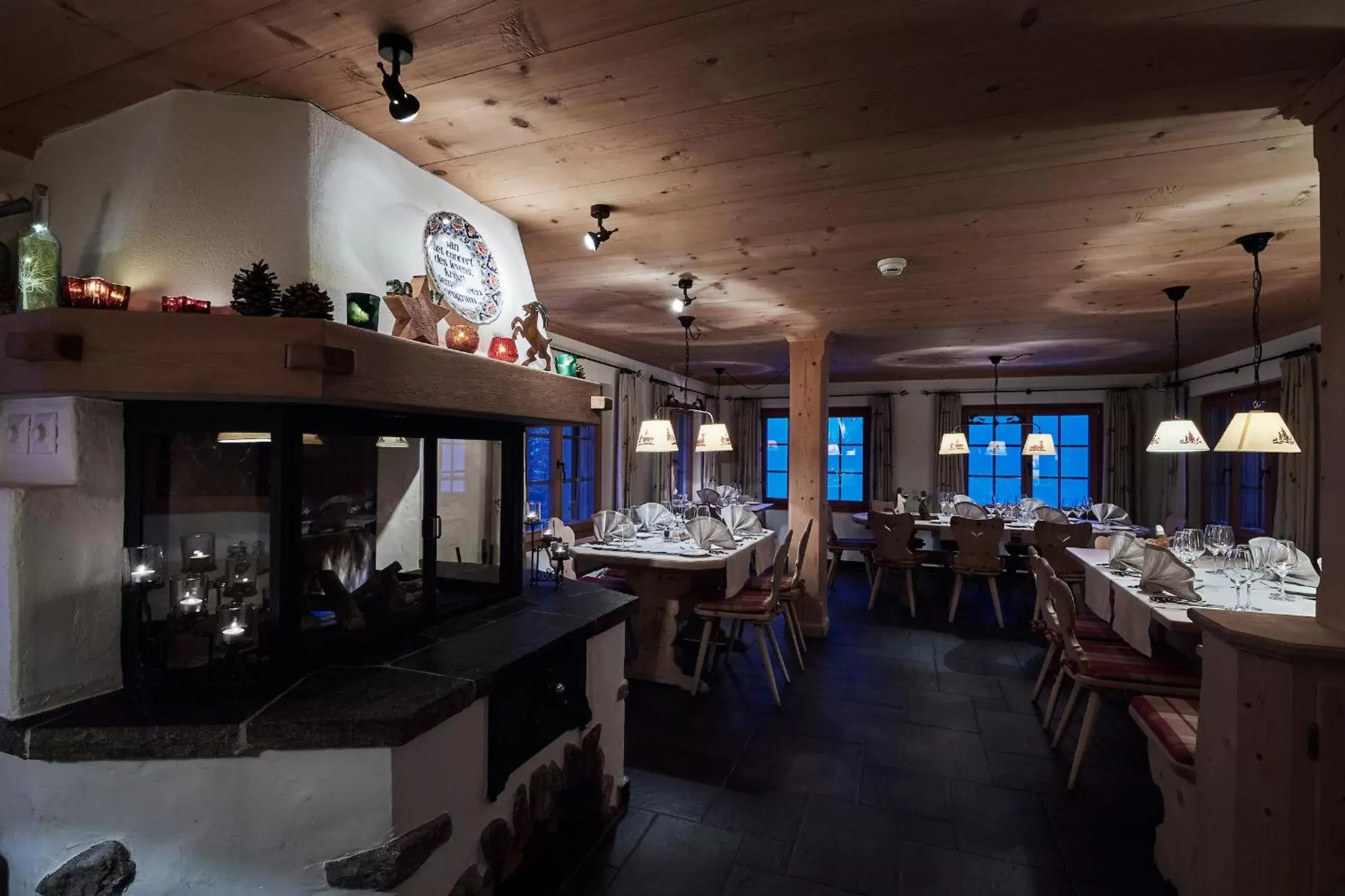 Dining area, Restaurant/Places to Eat in Berghaus Alpenrösli