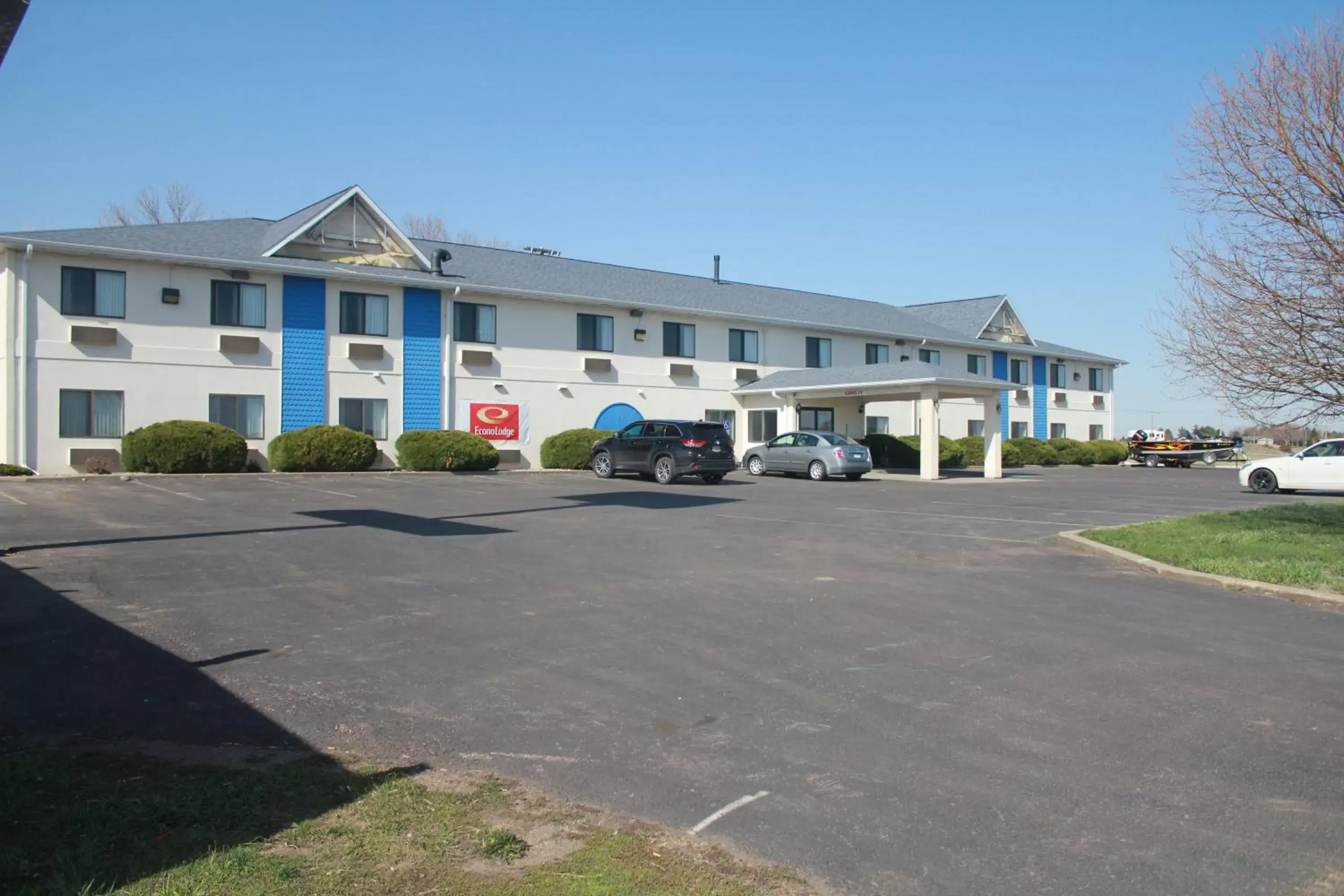 Property Building in Econo Lodge Oacoma