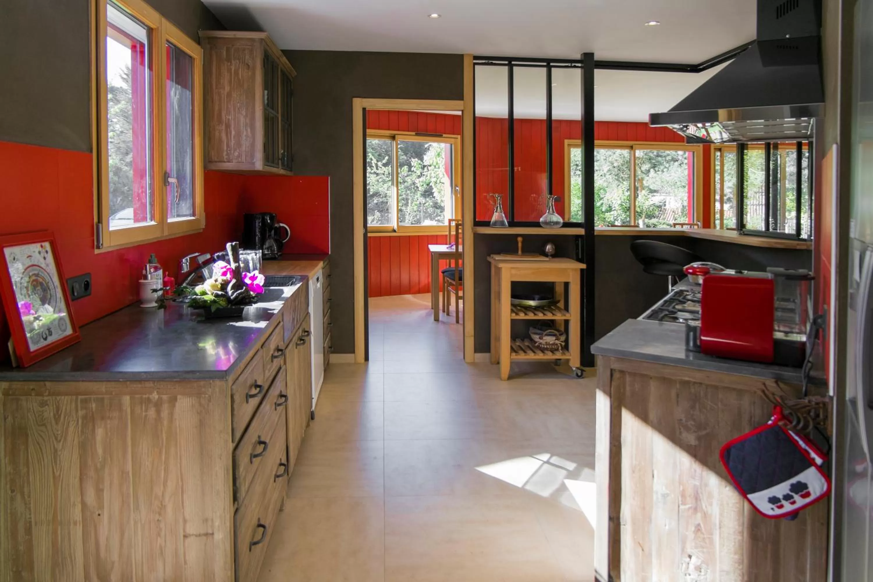 Kitchen or kitchenette in Homgaïa chambres d'hôtes