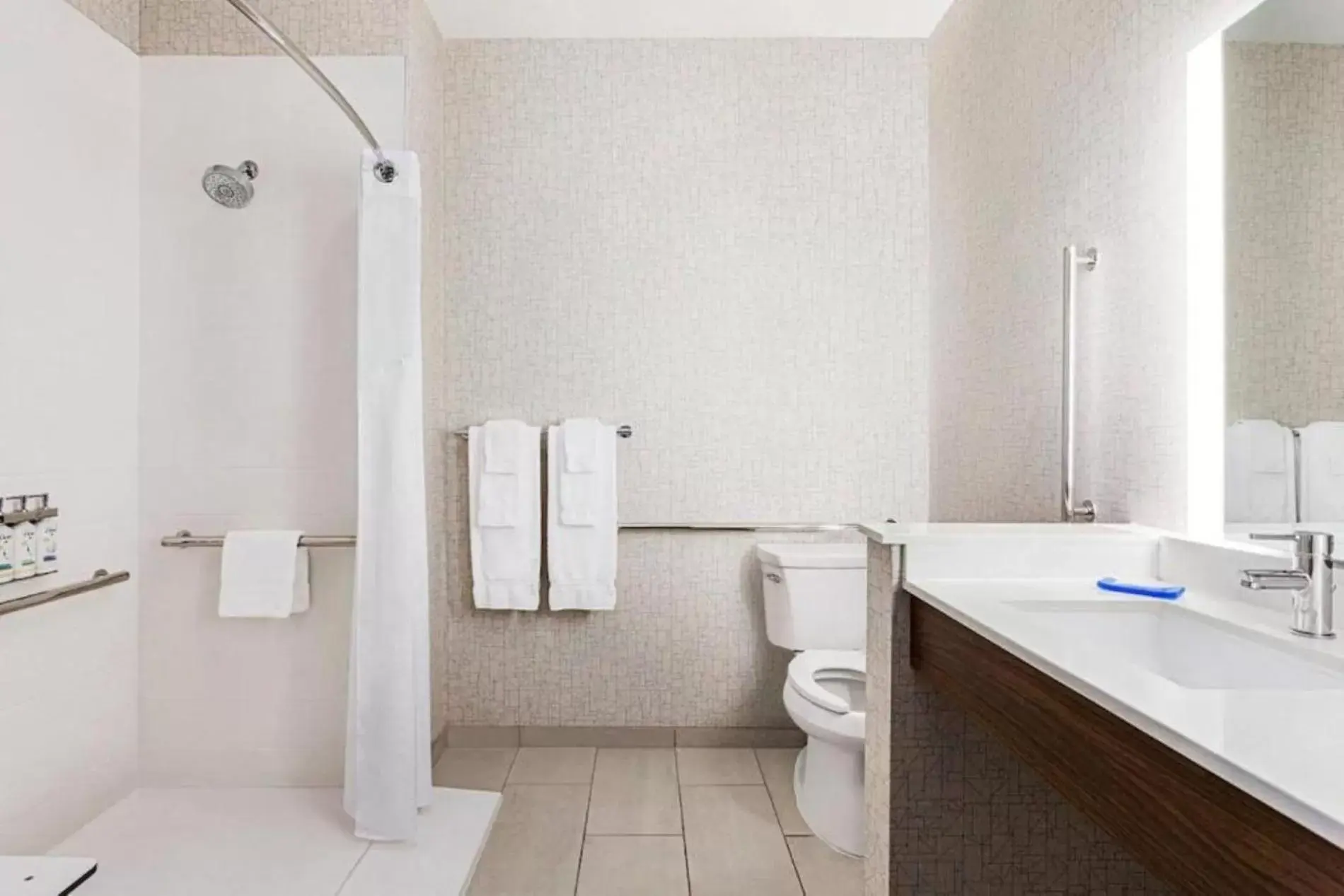 Queen Suite with Two Queen Beds Hearing Accessible - Non-Smoking in Holiday Inn Express & Suites Austin North - Pflugerville, an IHG Hotel Queen Suite with Two Queen Beds Hearing Accessible - Non-Smoking in Holiday Inn Express & Suites Austin North - Pflugerville, an IHG Hotel