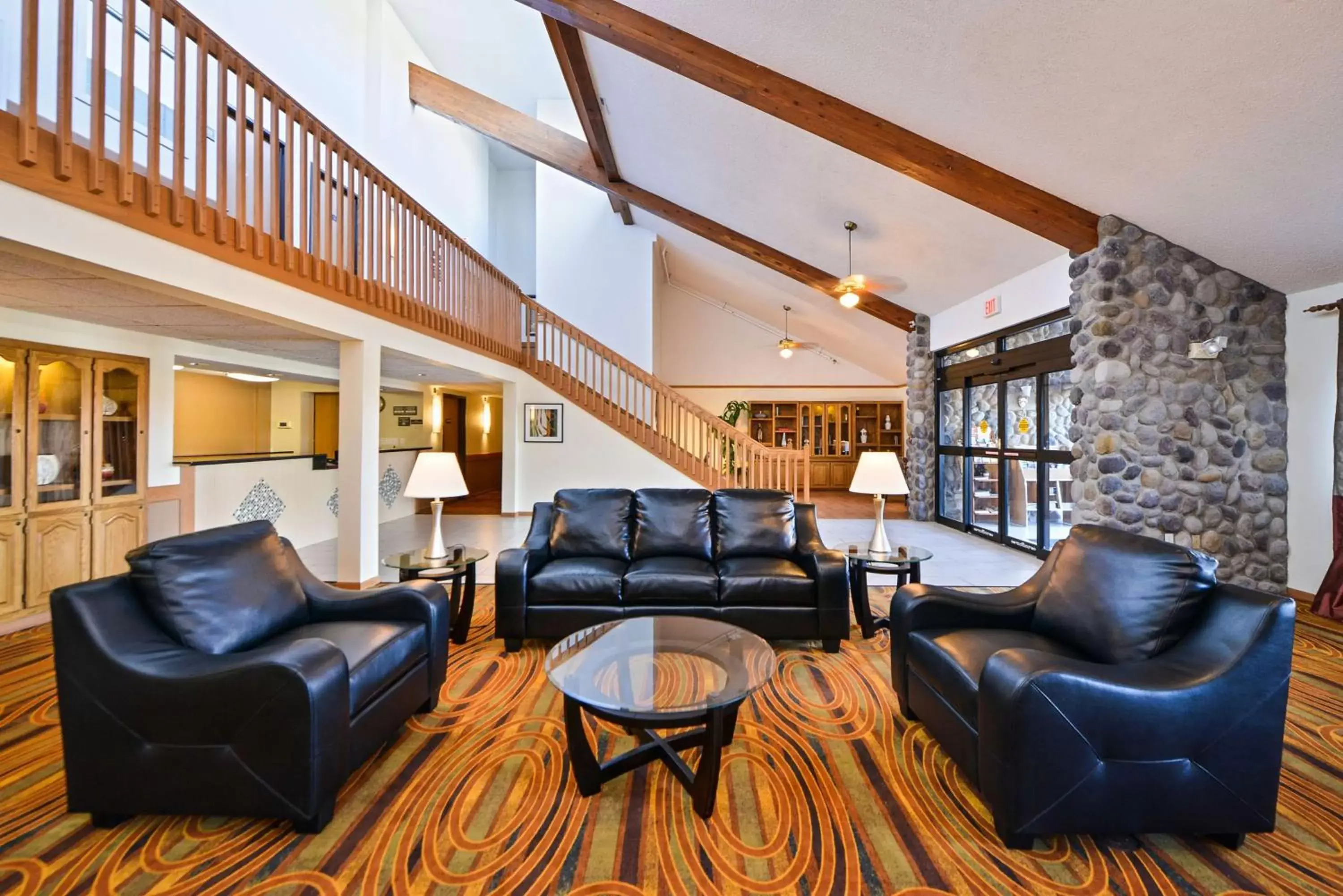 Lobby or reception, Lounge/Bar in Best Western Germantown Inn