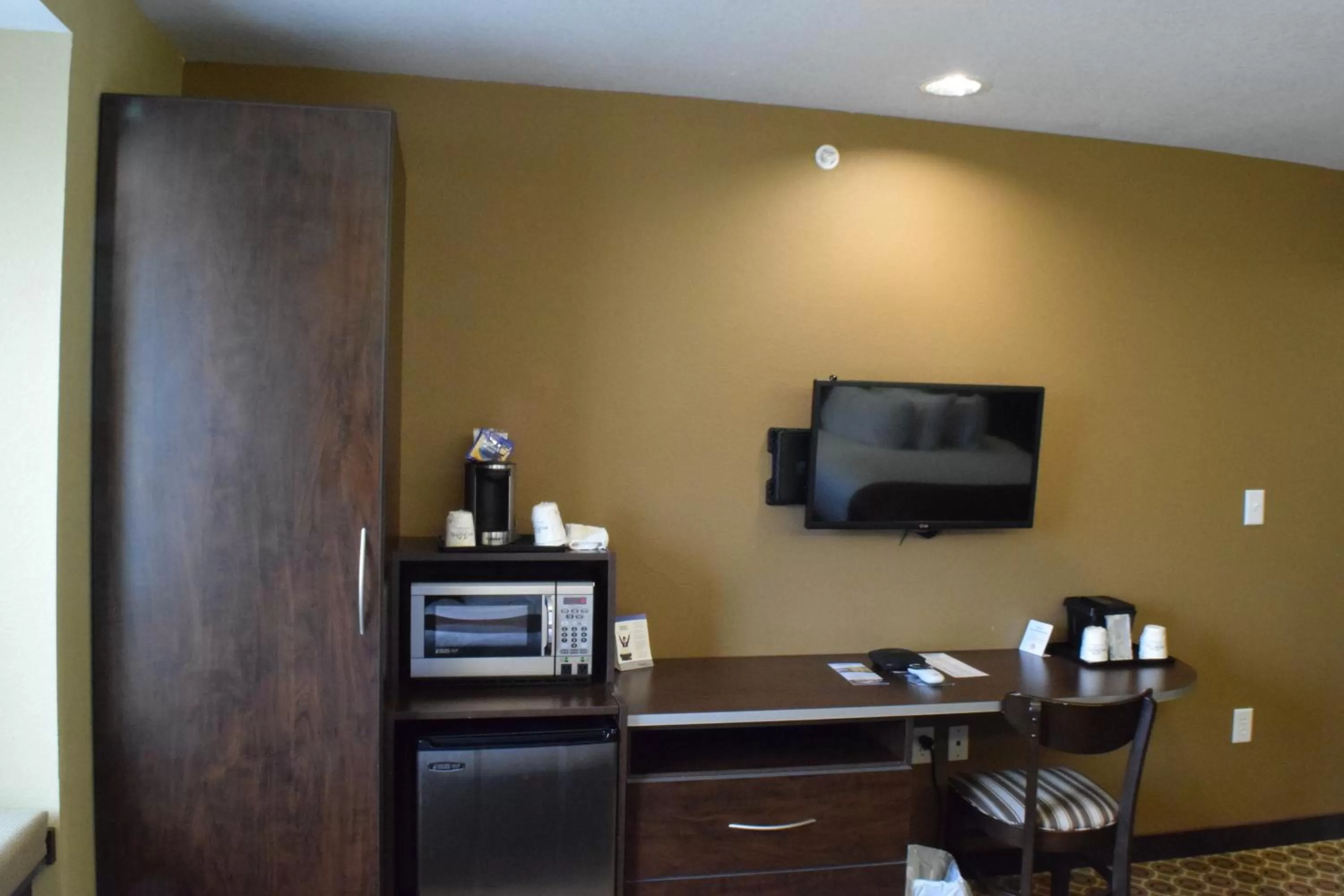 Decorative detail in Microtel Inn and Suites Pecos