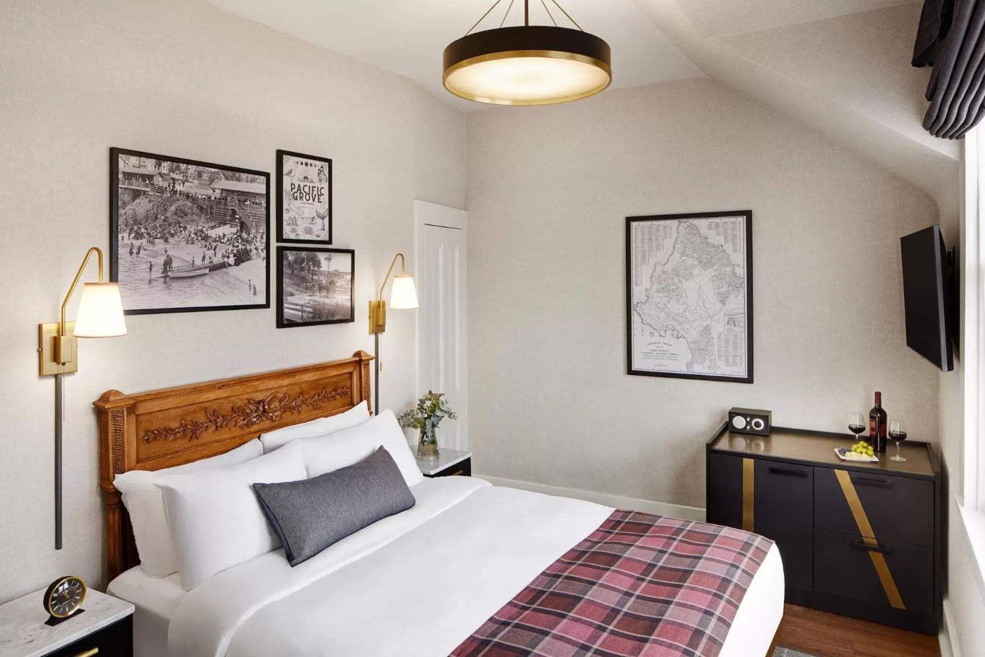 Bed in Gosby House Inn, A Four Sisters Inn