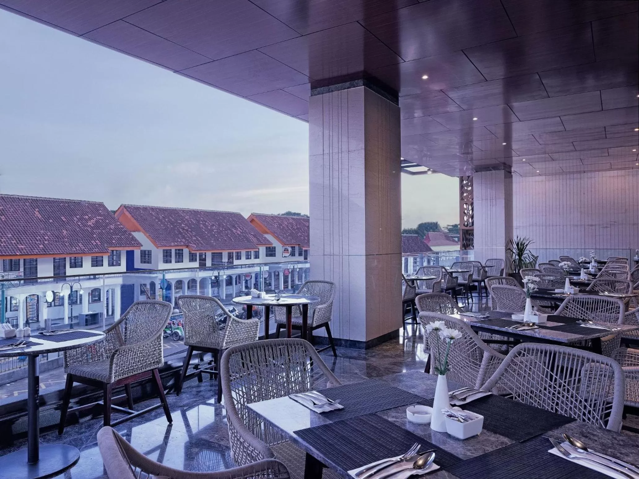 Restaurant/places to eat in Royal Malioboro by ASTON