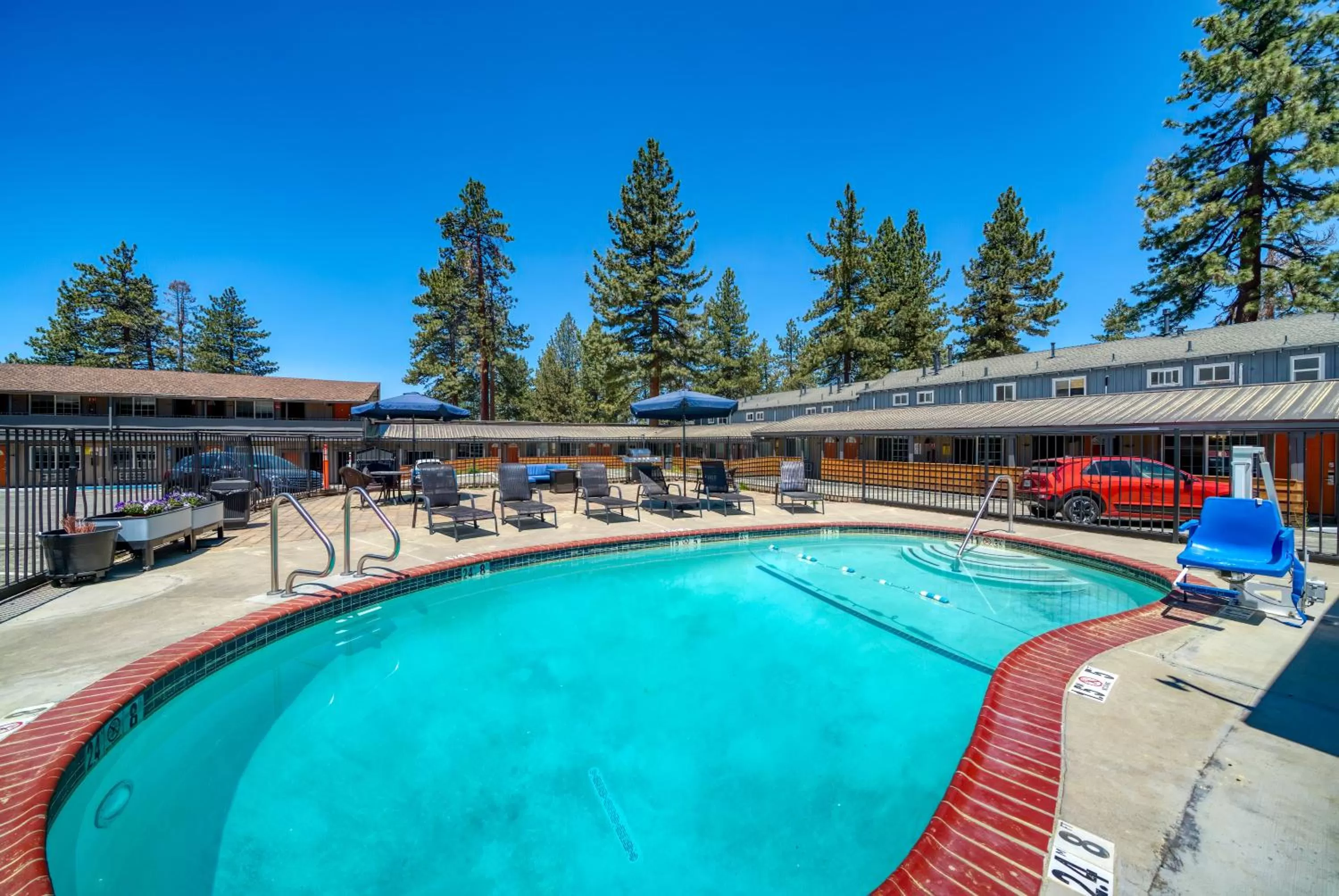 Swimming pool in Blue Jay Lodge