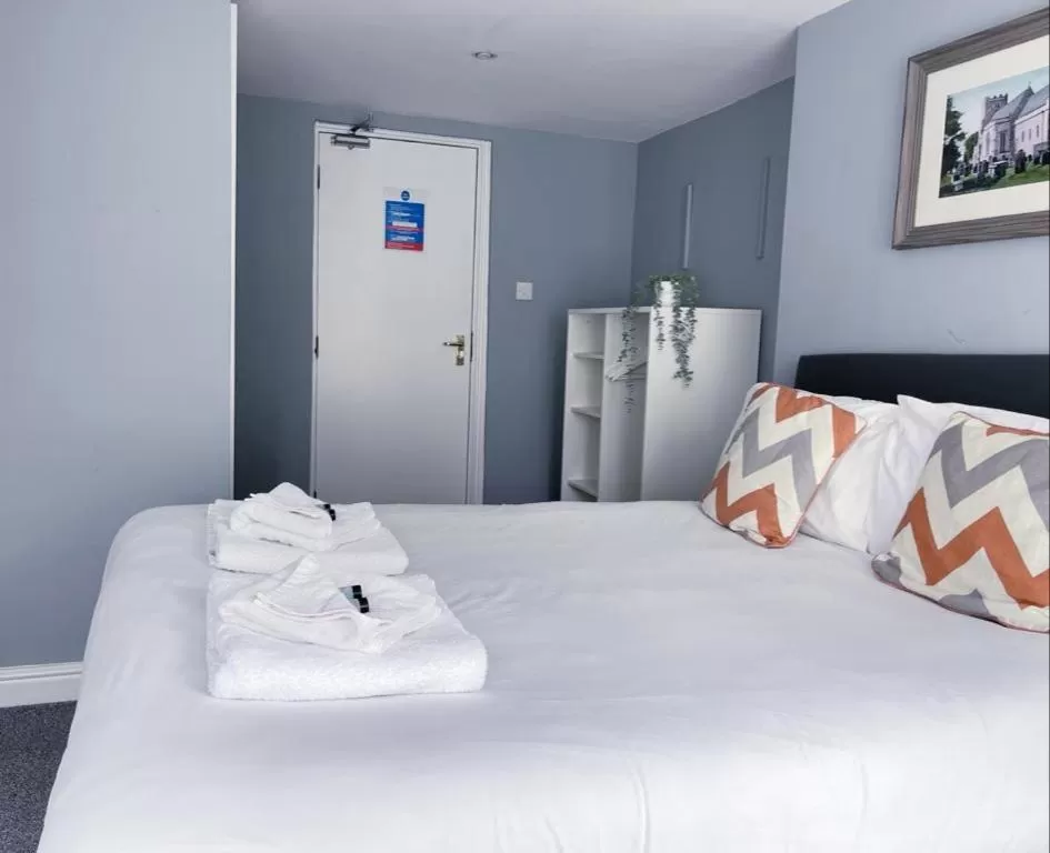 Bedroom, Bed in The Grey Horse