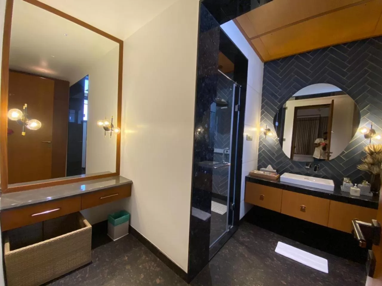 Bathroom, TV/Entertainment Center in Gamyam Beach Resort