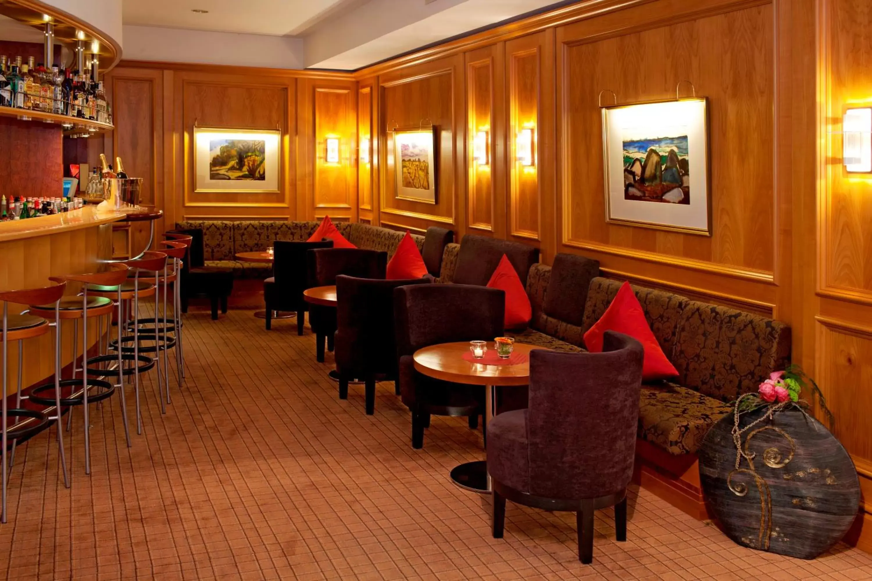 Lounge or bar, Restaurant/Places to Eat in Hotel Waldschlösschen