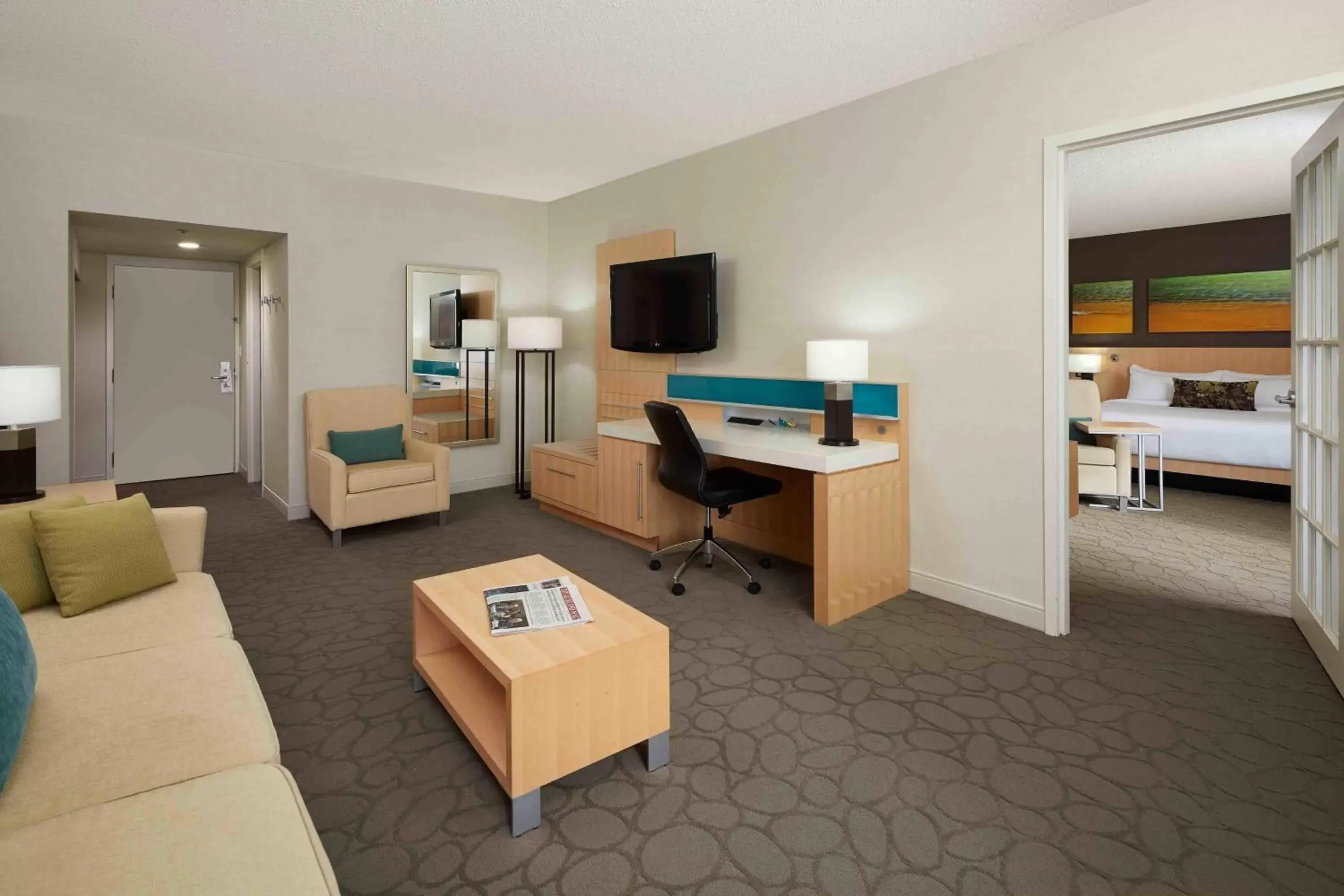 Bedroom, TV/Entertainment Center in Delta Hotels by Marriott Prince Edward