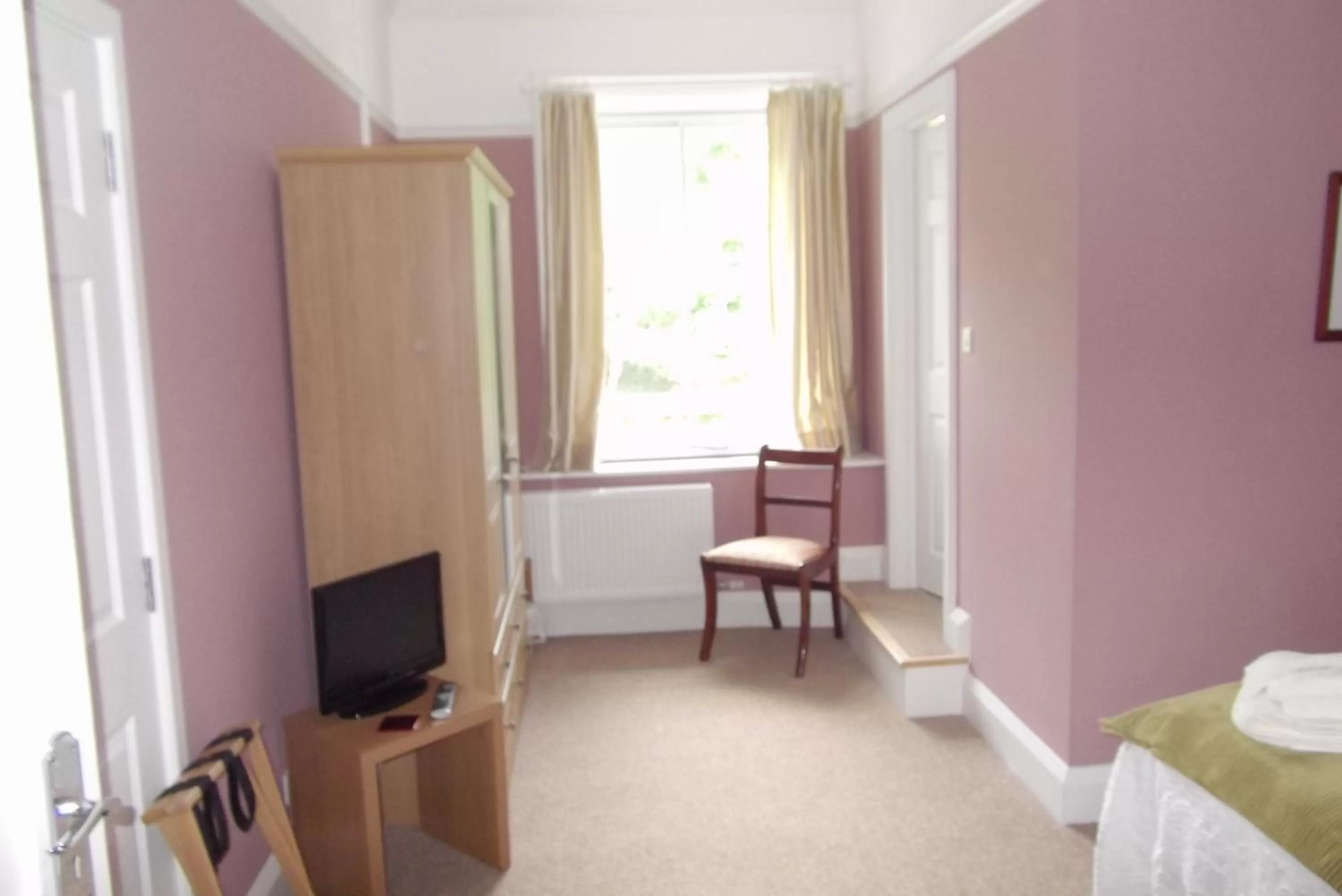 Toilet, Bed in Weston Manor