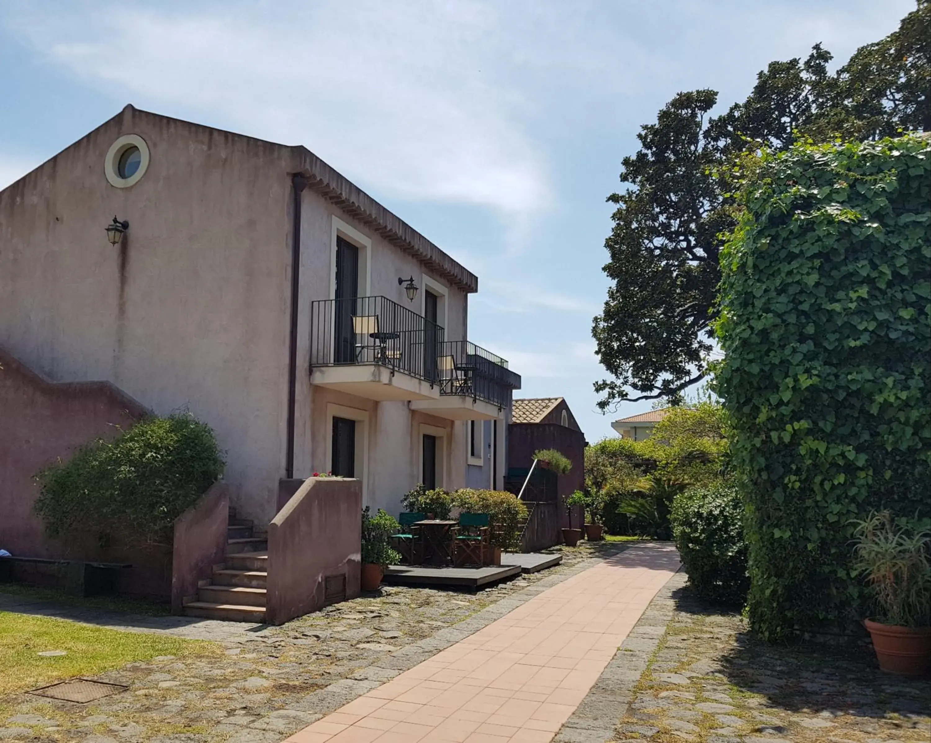 Property Building in Etna Hotel