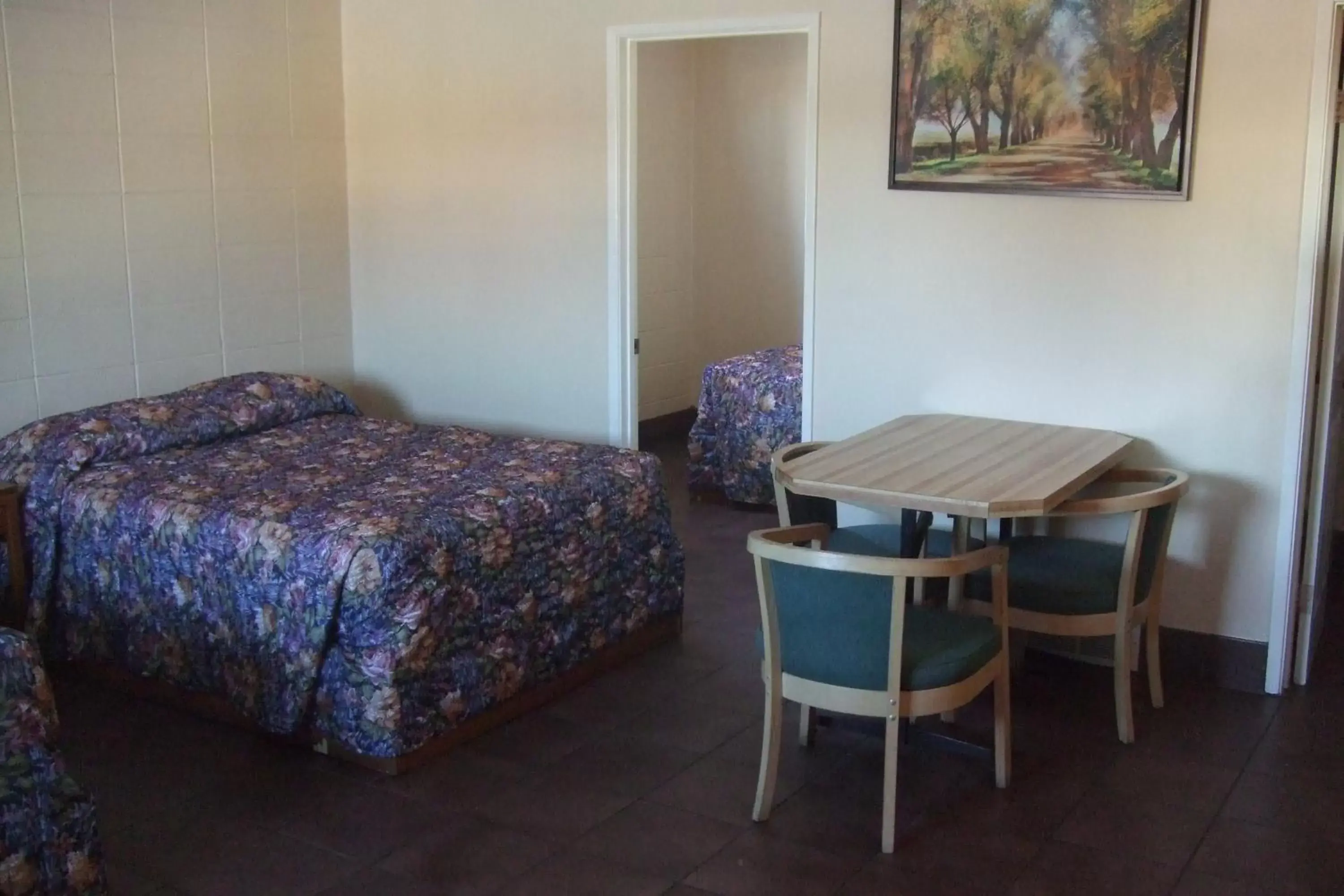 Bedroom in Trailside Inn