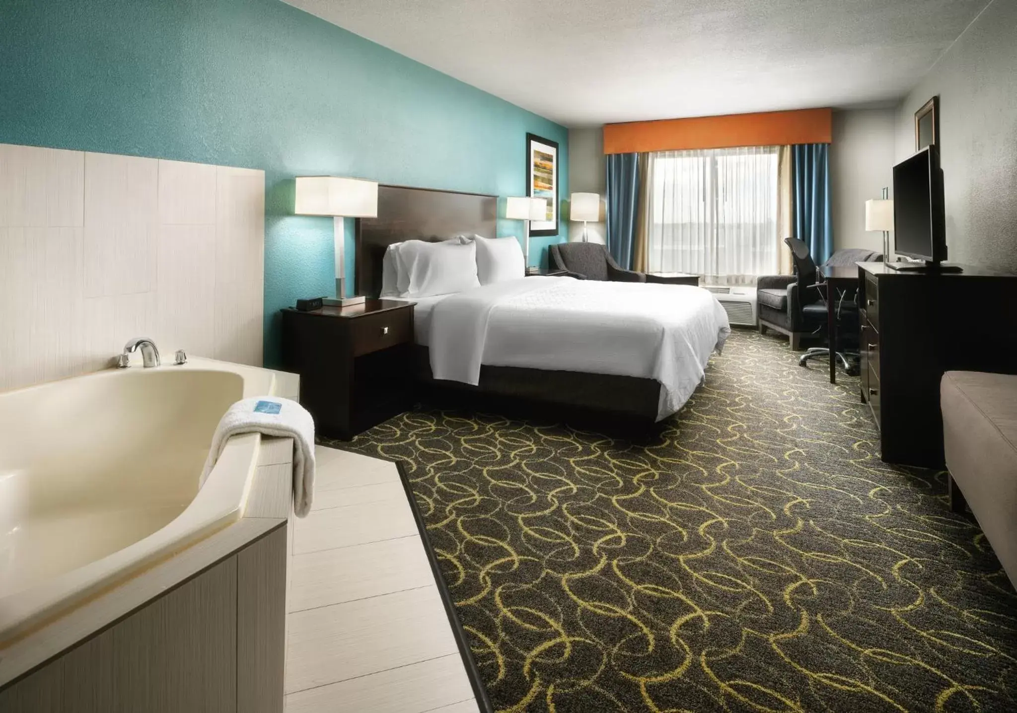 Photo of the whole room in Holiday Inn Express & Suites DFW Airport - Grapevine, an IHG Hotel