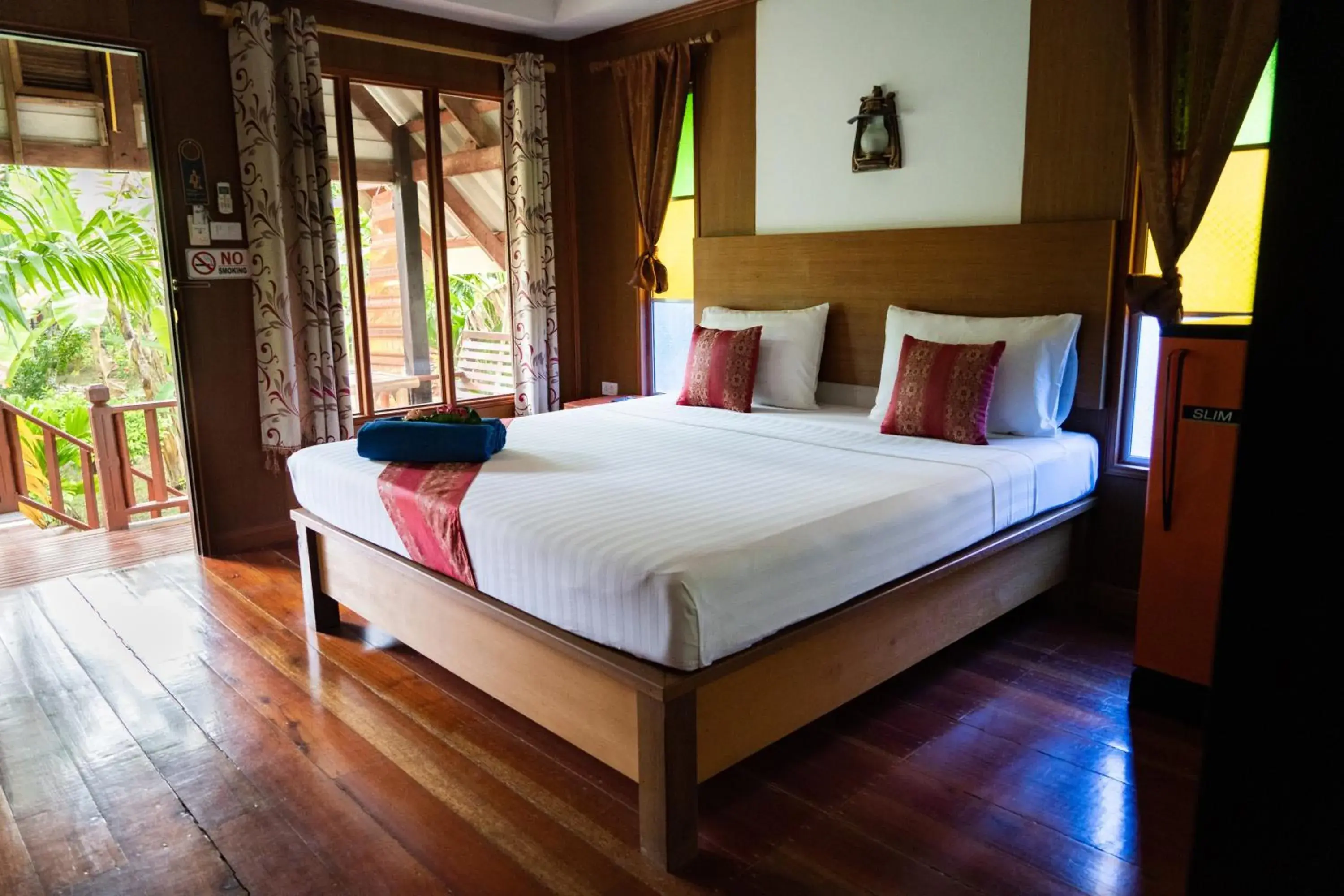 Bed in Lanta Andaleaf Bungalow - SHA Extra Plus