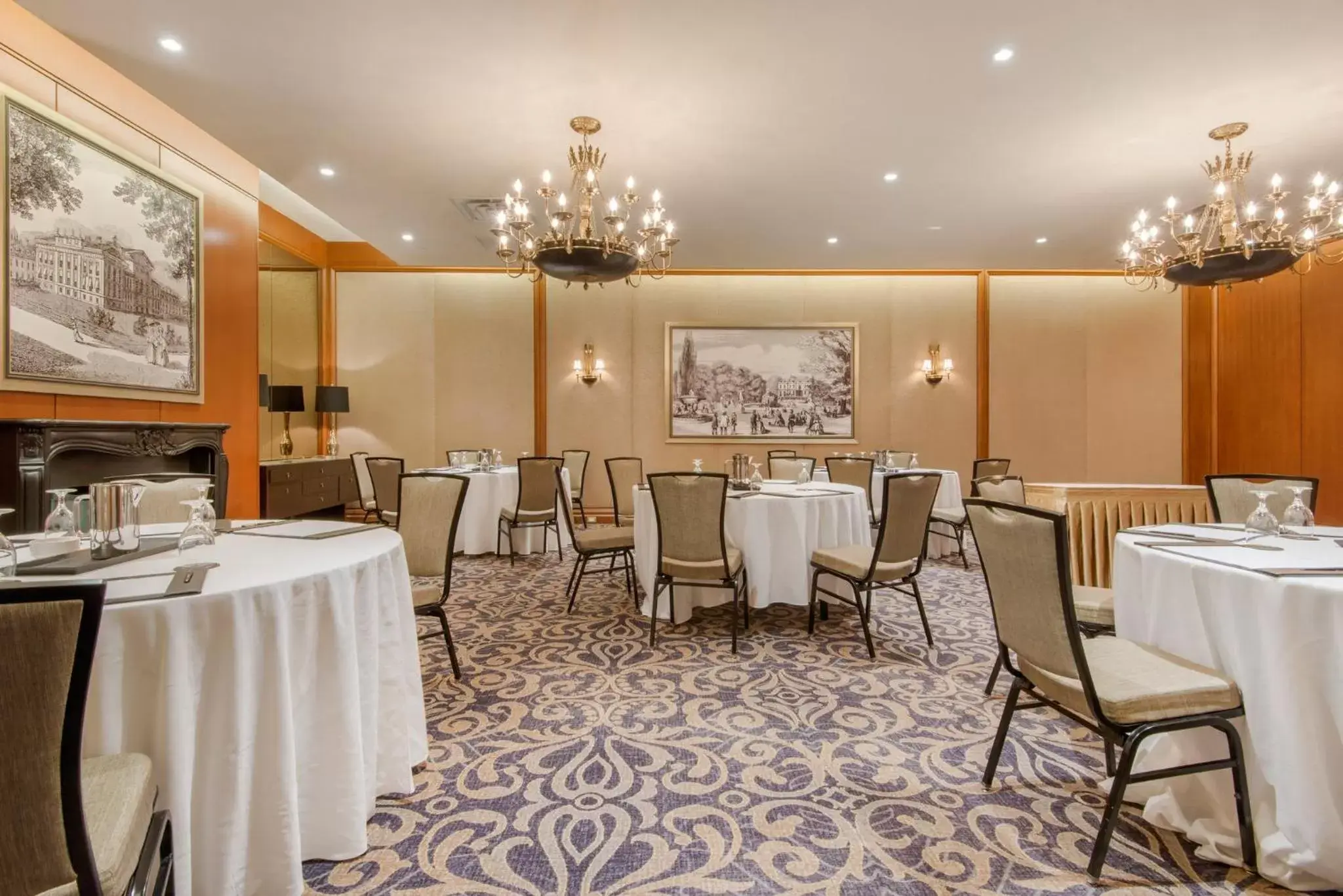 Banquet/Function facilities, Restaurant/Places to Eat in The Omni King Edward Hotel