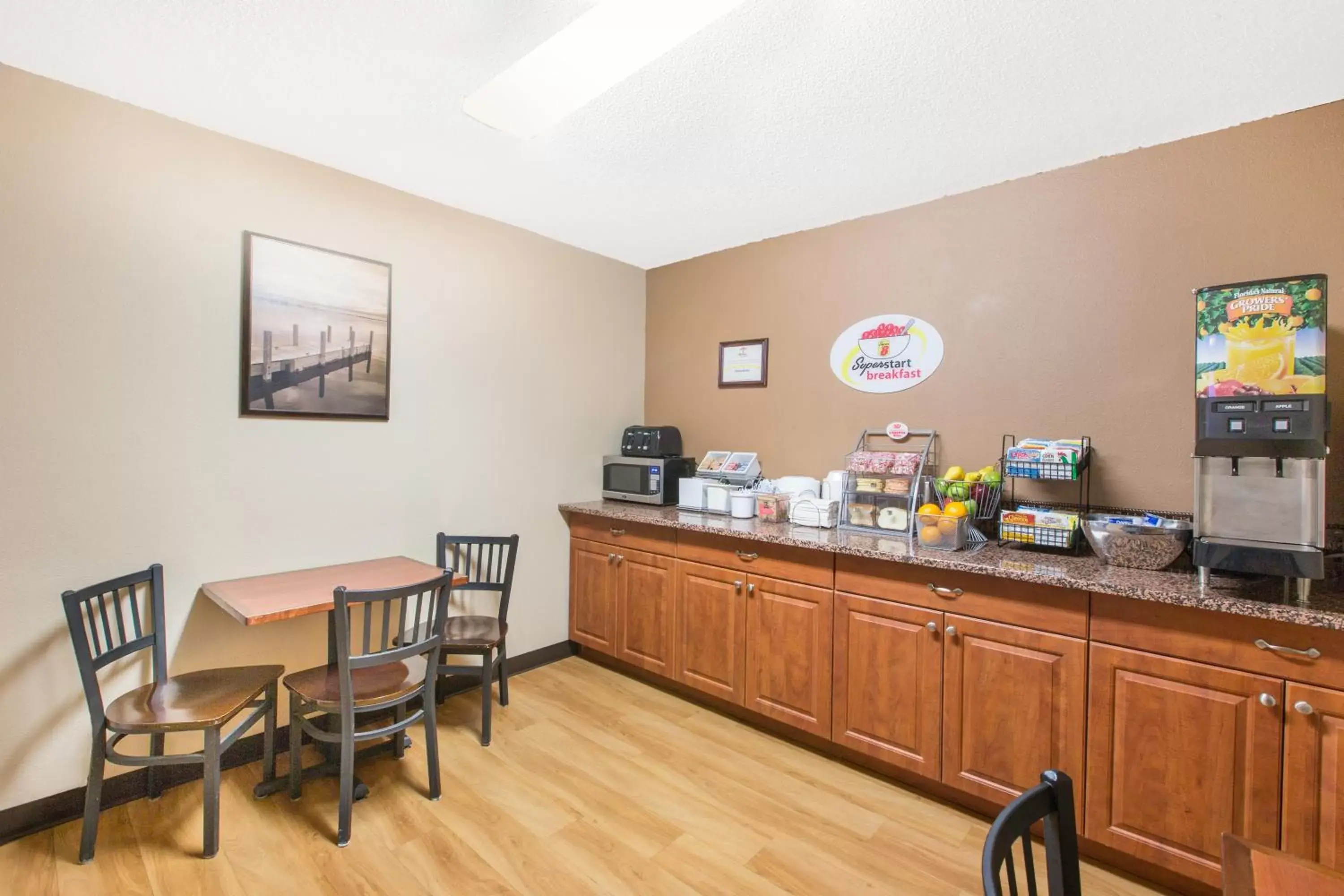 Continental breakfast in Super 8 by Wyndham Fairmont