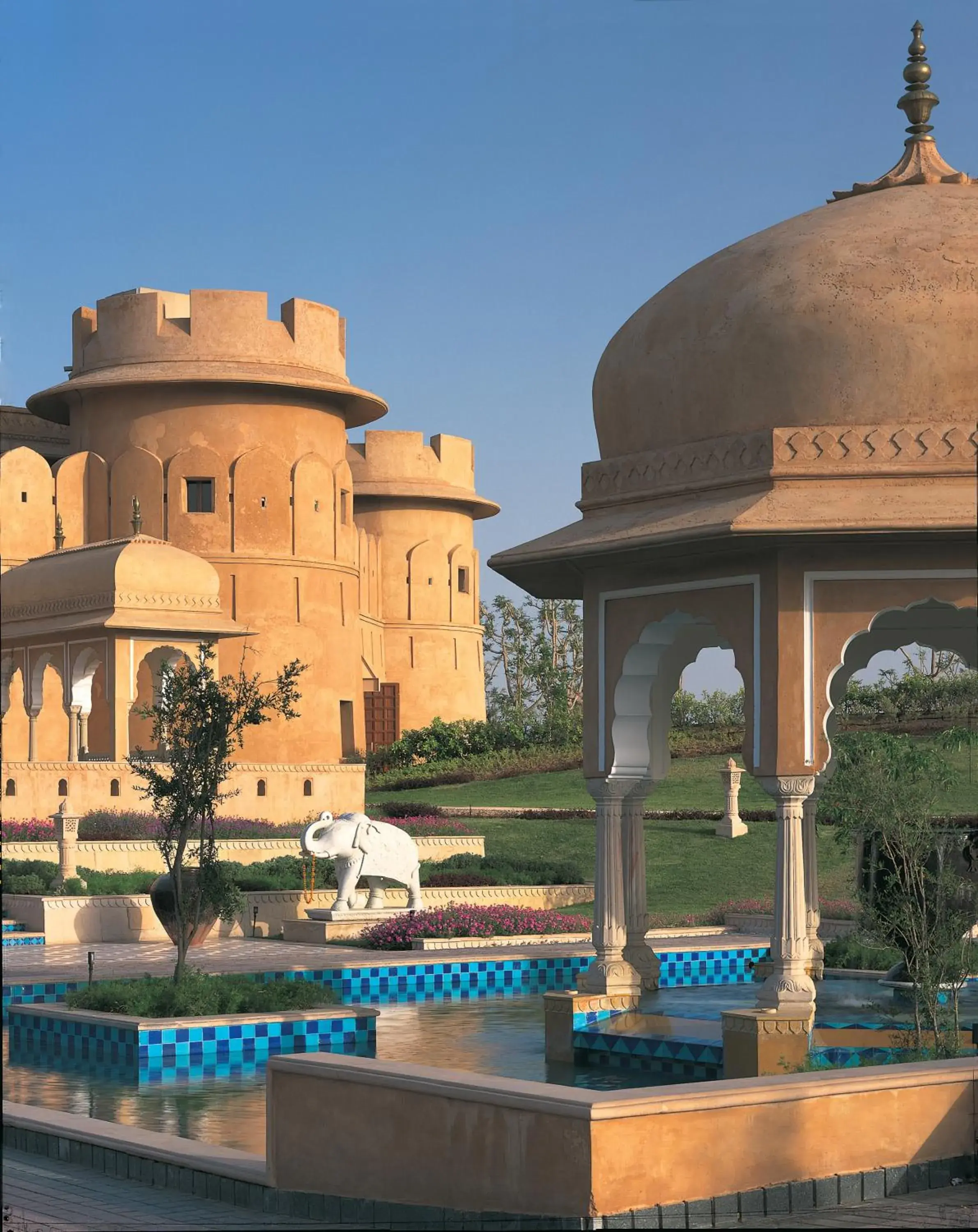 Facade/entrance in The Oberoi Rajvilas Jaipur Facade/entrance in The Oberoi Rajvilas Jaipur